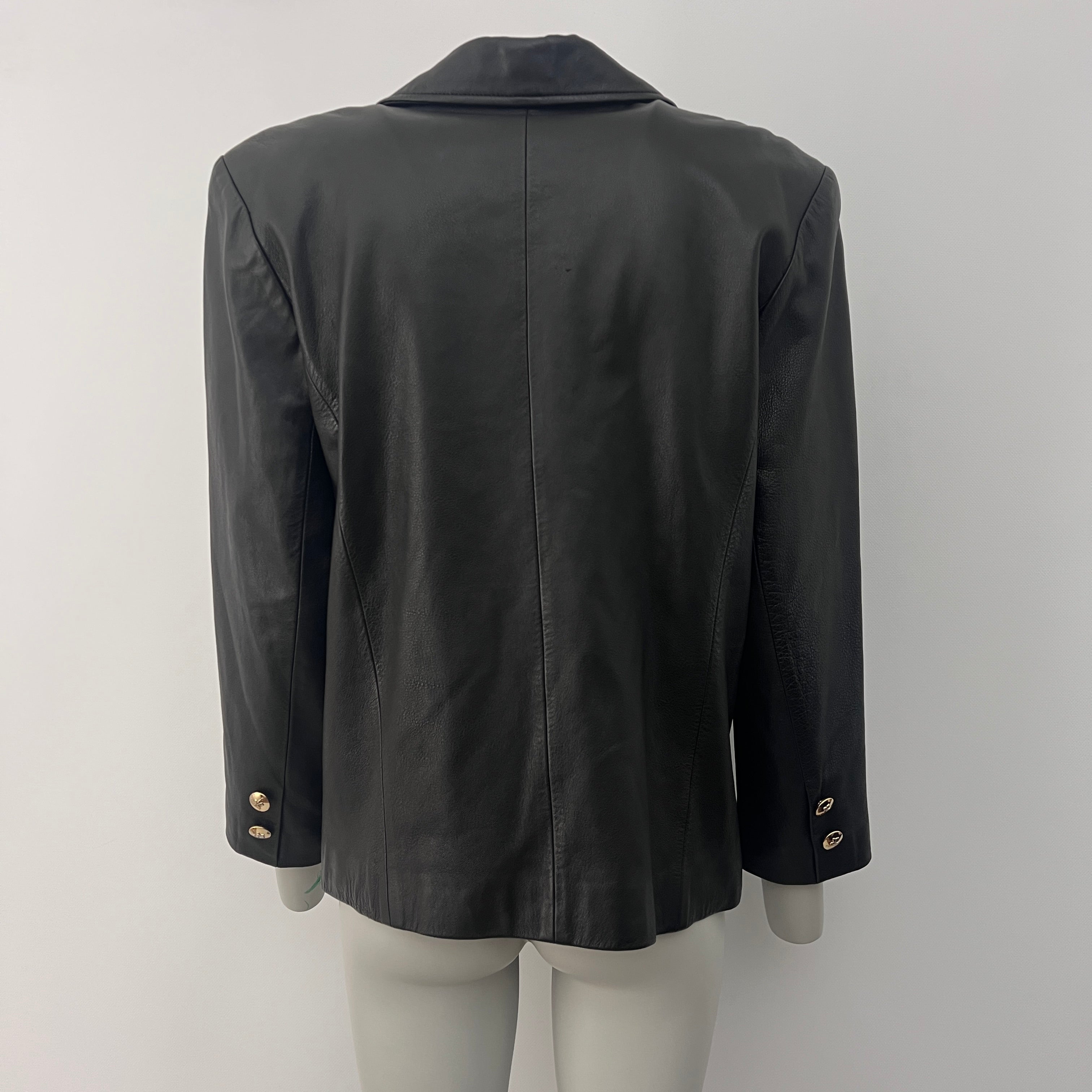 Veste COURRÈGES en cuir noir souple à coupe croisée vintage circa 1990