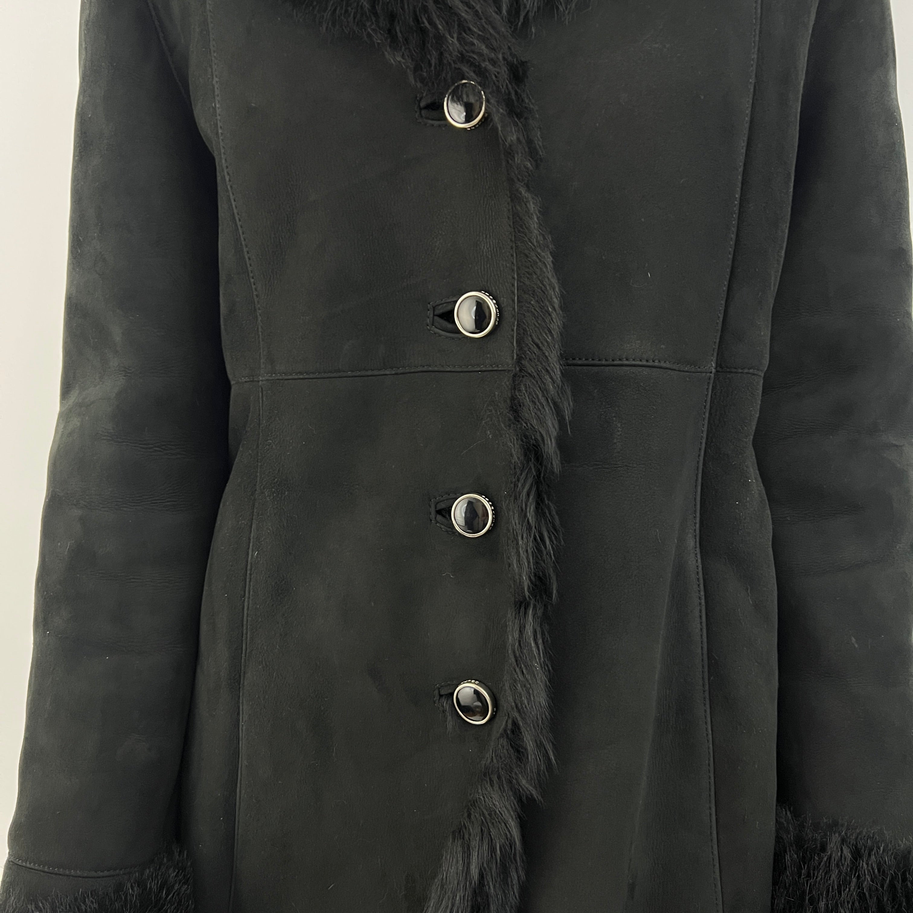 Manteau COURRÈGES en daim noir et fourrure synthétique vintage circa 1990