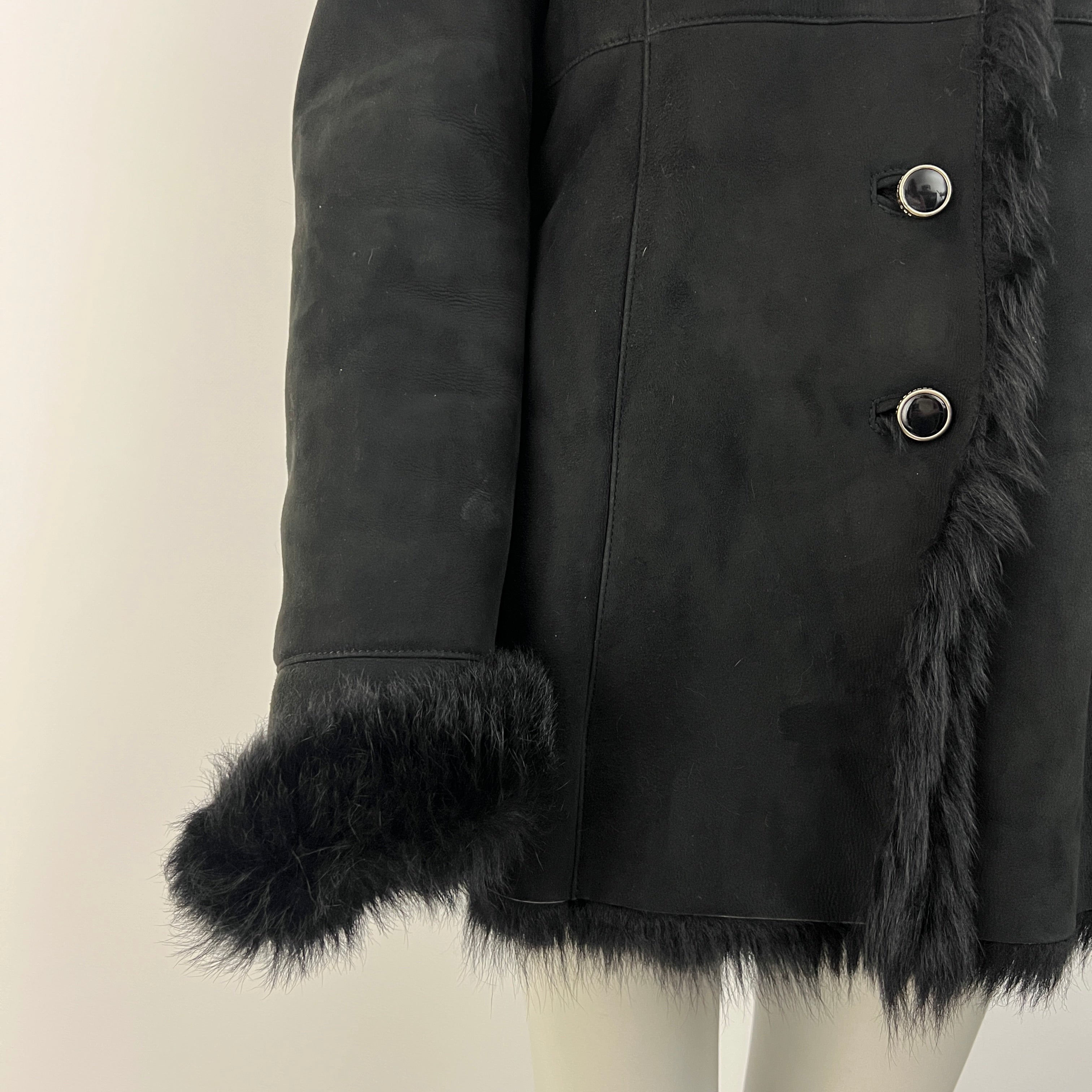 Manteau COURRÈGES en daim noir et fourrure synthétique vintage circa 1990