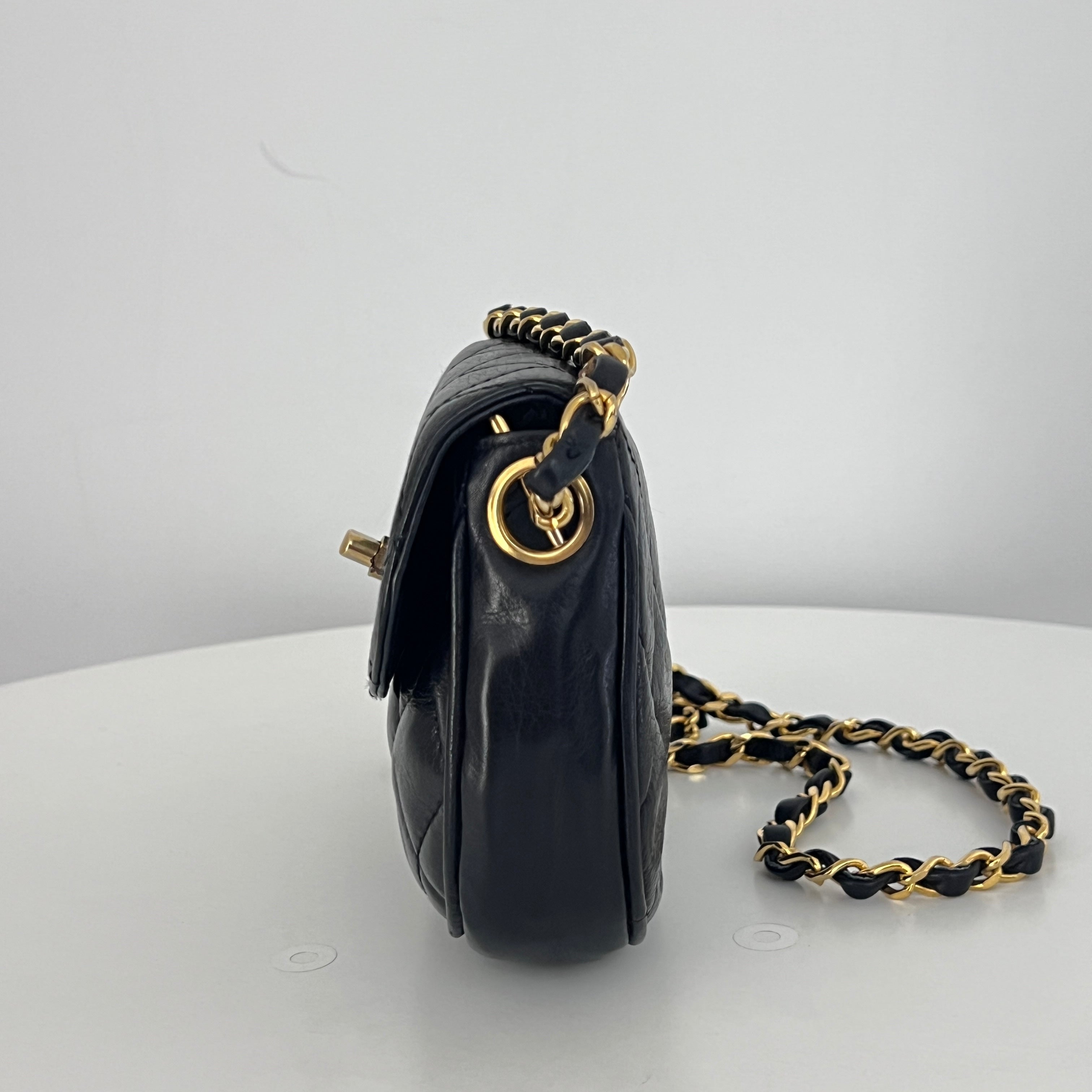 Sac à bandoulière CHANEL Matelassé Chain cuir d'agneau noir vintage 1996-1997