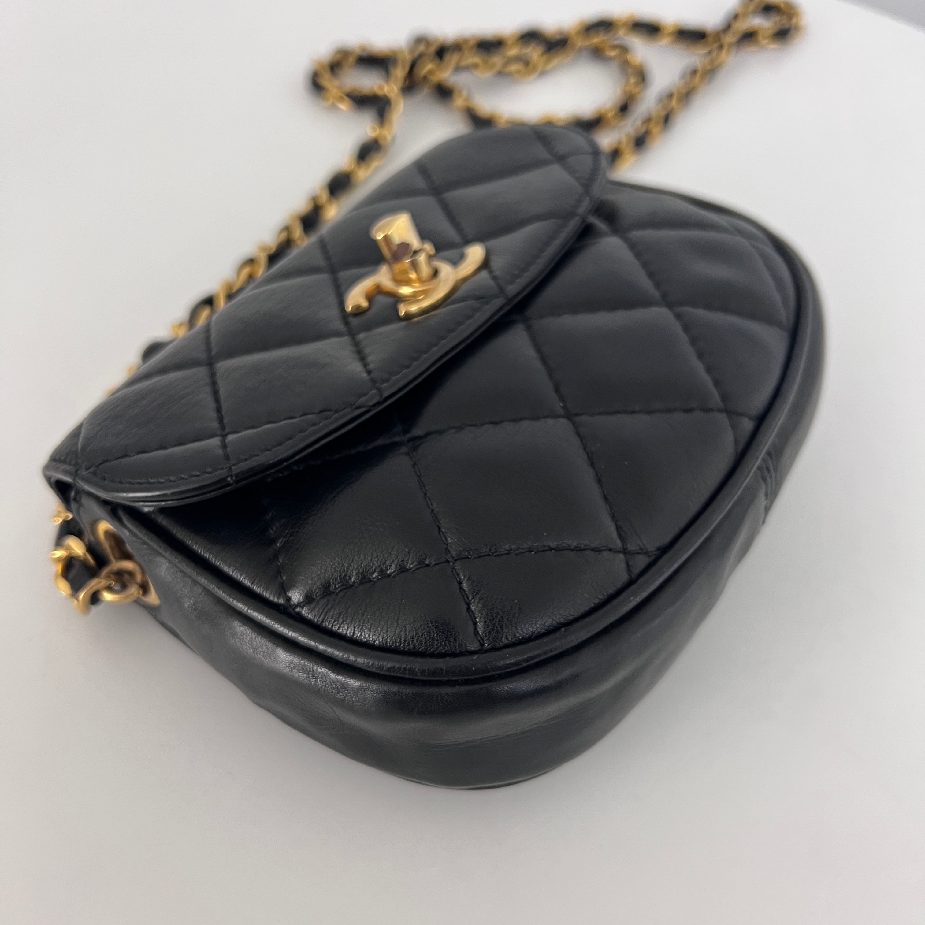 Sac à bandoulière CHANEL Matelassé Chain cuir d'agneau noir vintage 1996-1997