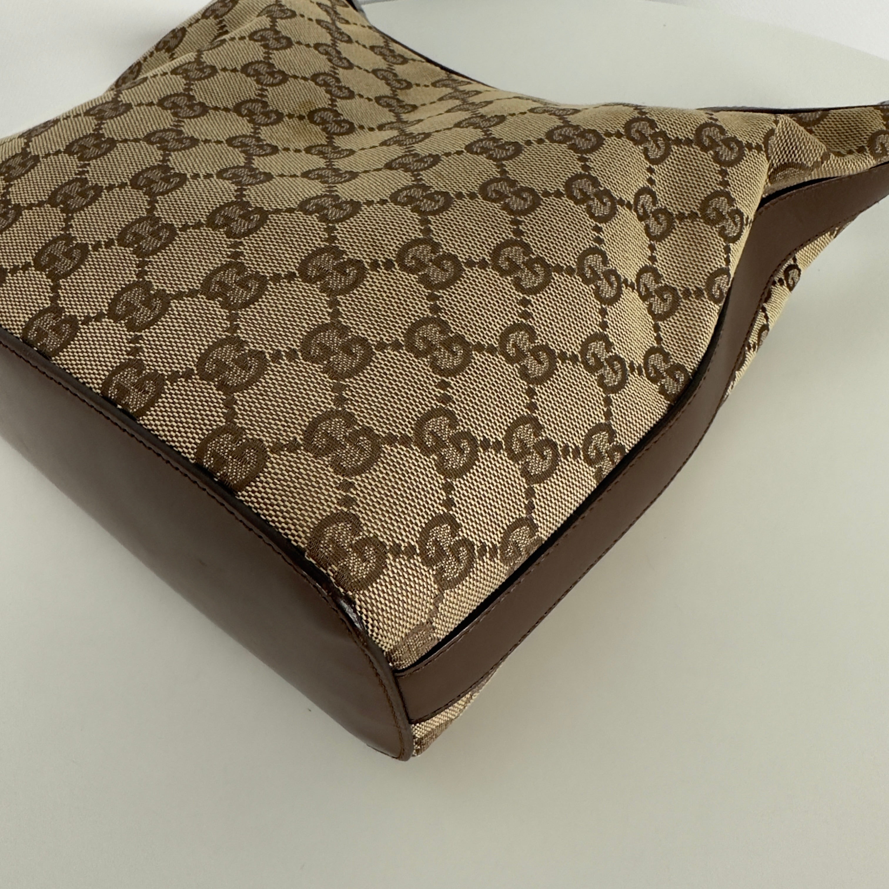 Sac à main GUCCI Hobo GG toile et cuir marron