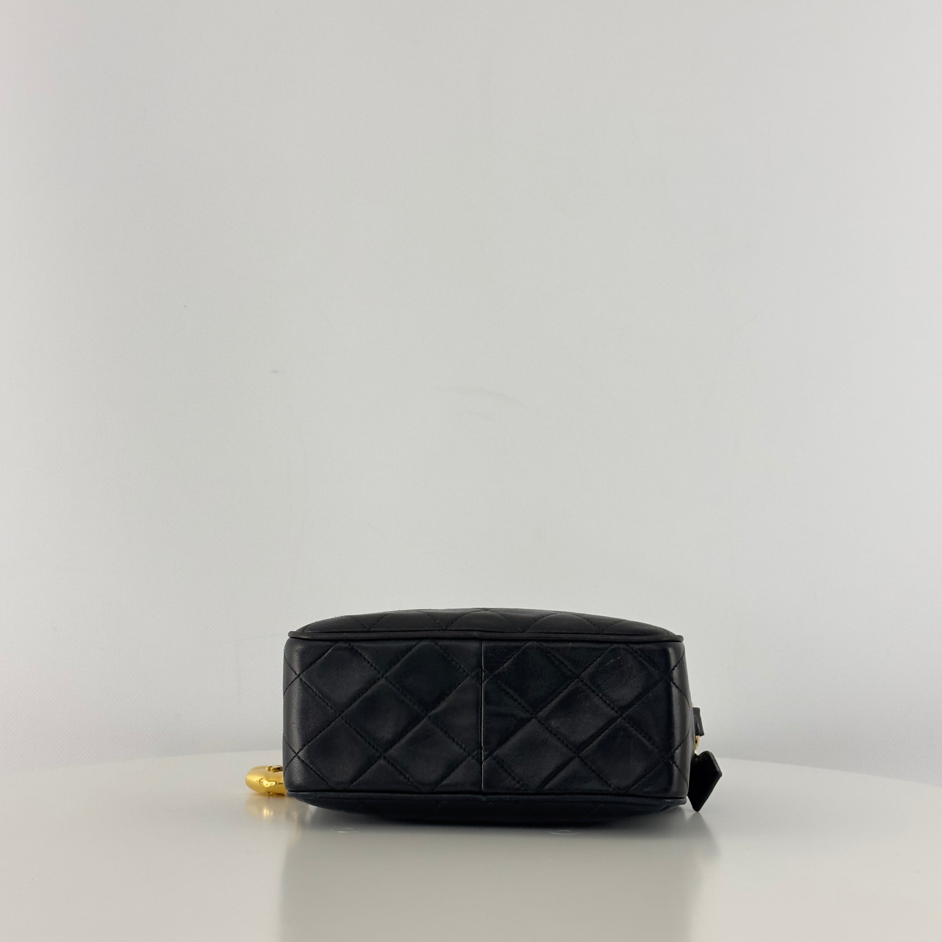 Sac à main CHANEL Matelassé Shoulder Bag cuir d'agneau noir