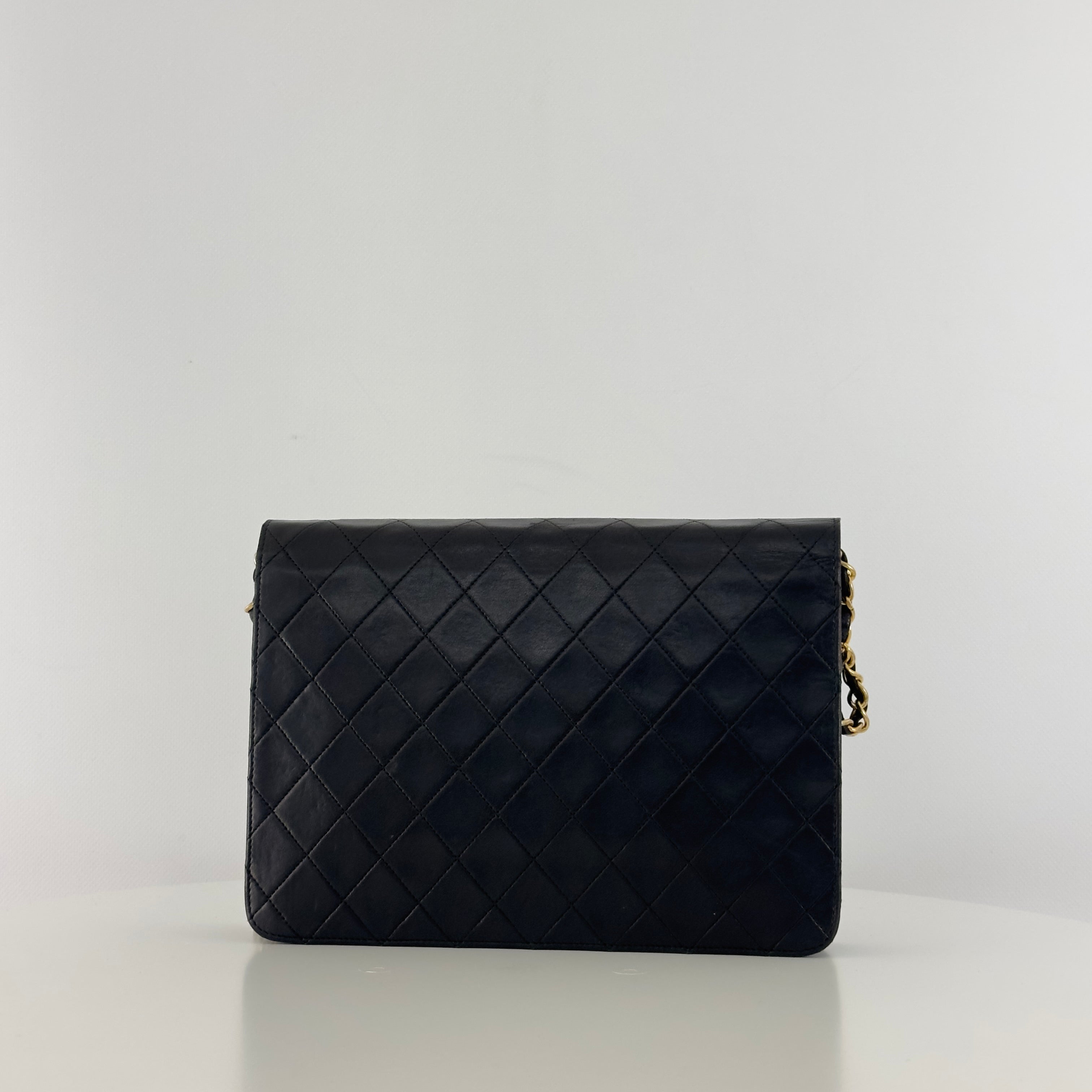 Sac à main CHANEL Timeless WOC Medium cuir d'agneau noir