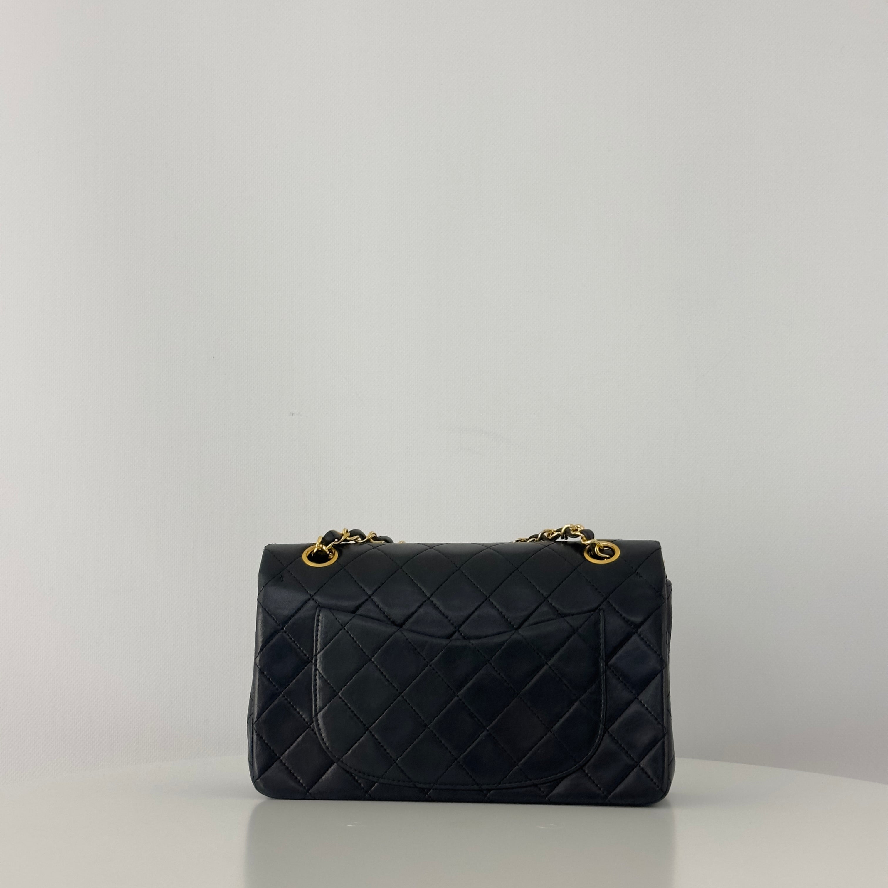 Sac à main CHANEL Timeless Classique Small Double Flap cuir d'agneau noir
