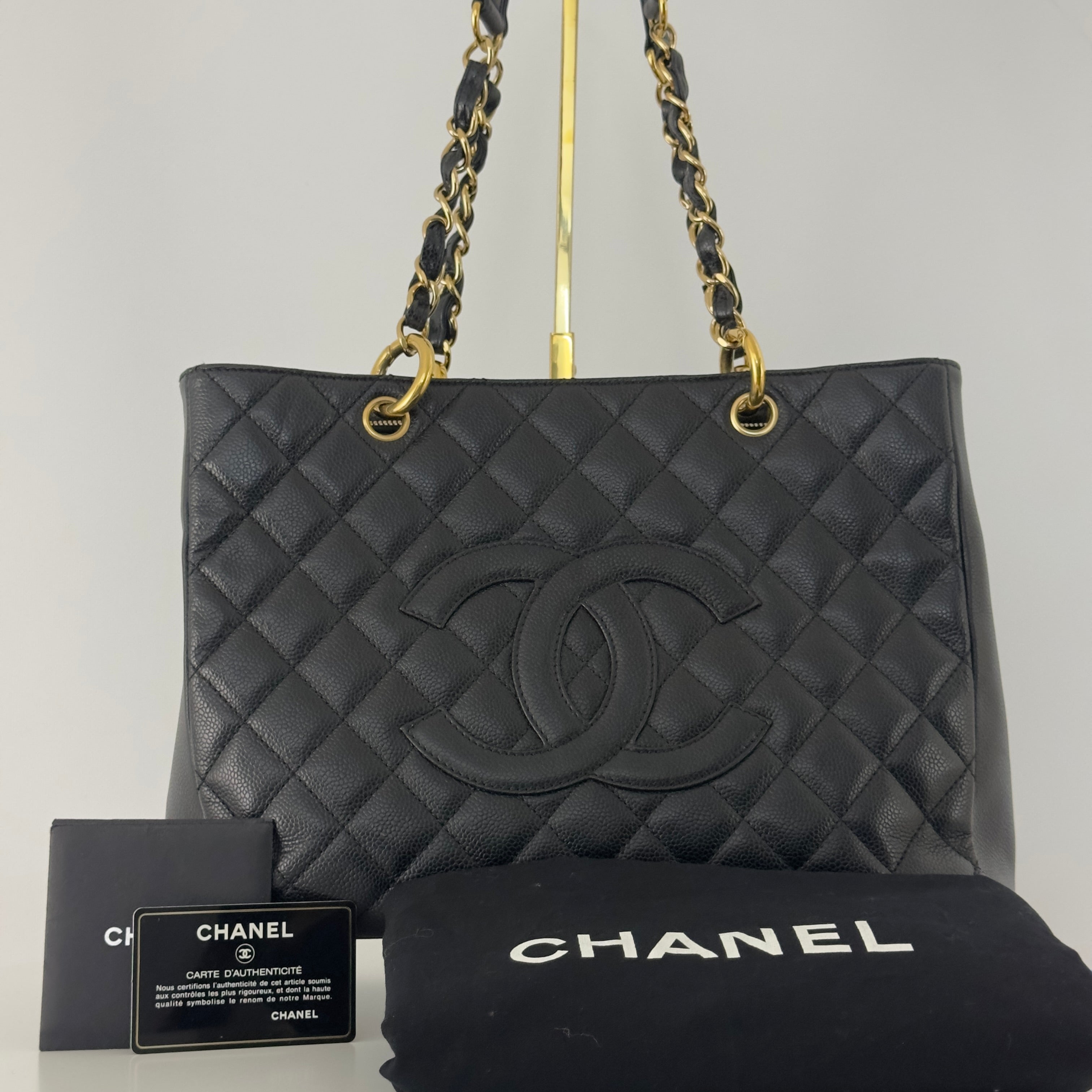 Sac à main CHANEL Grand Shopping Tote cuir caviar noir