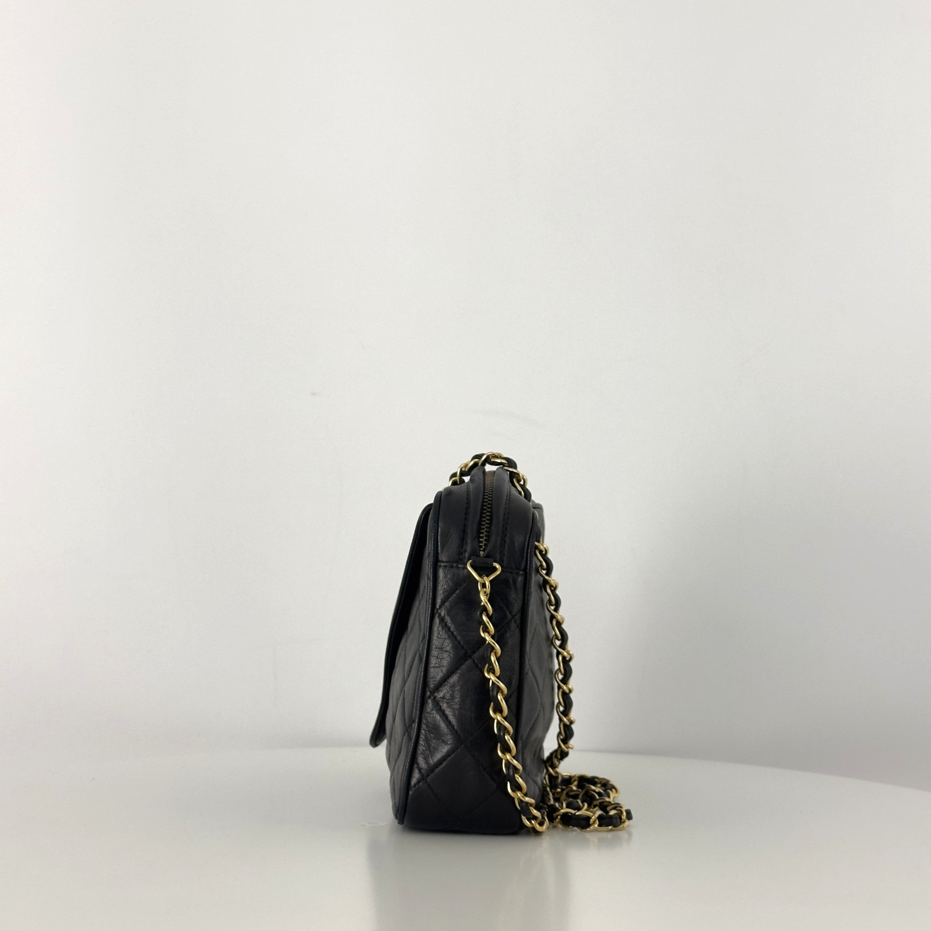 Sac à main CHANEL Camera Chain cuir d'agneau noir