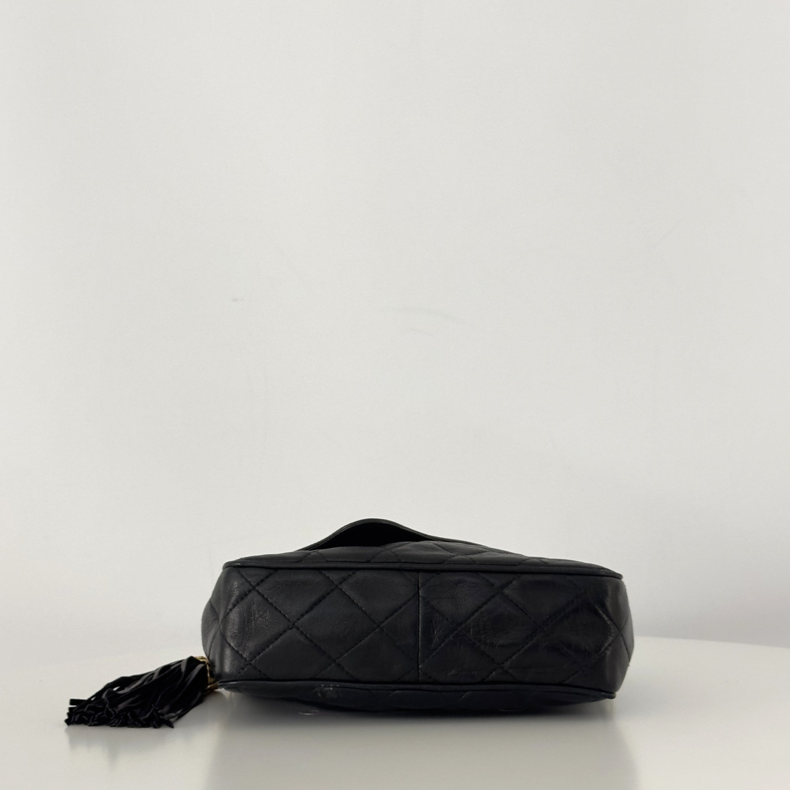 Sac à main CHANEL Camera Chain cuir d'agneau noir