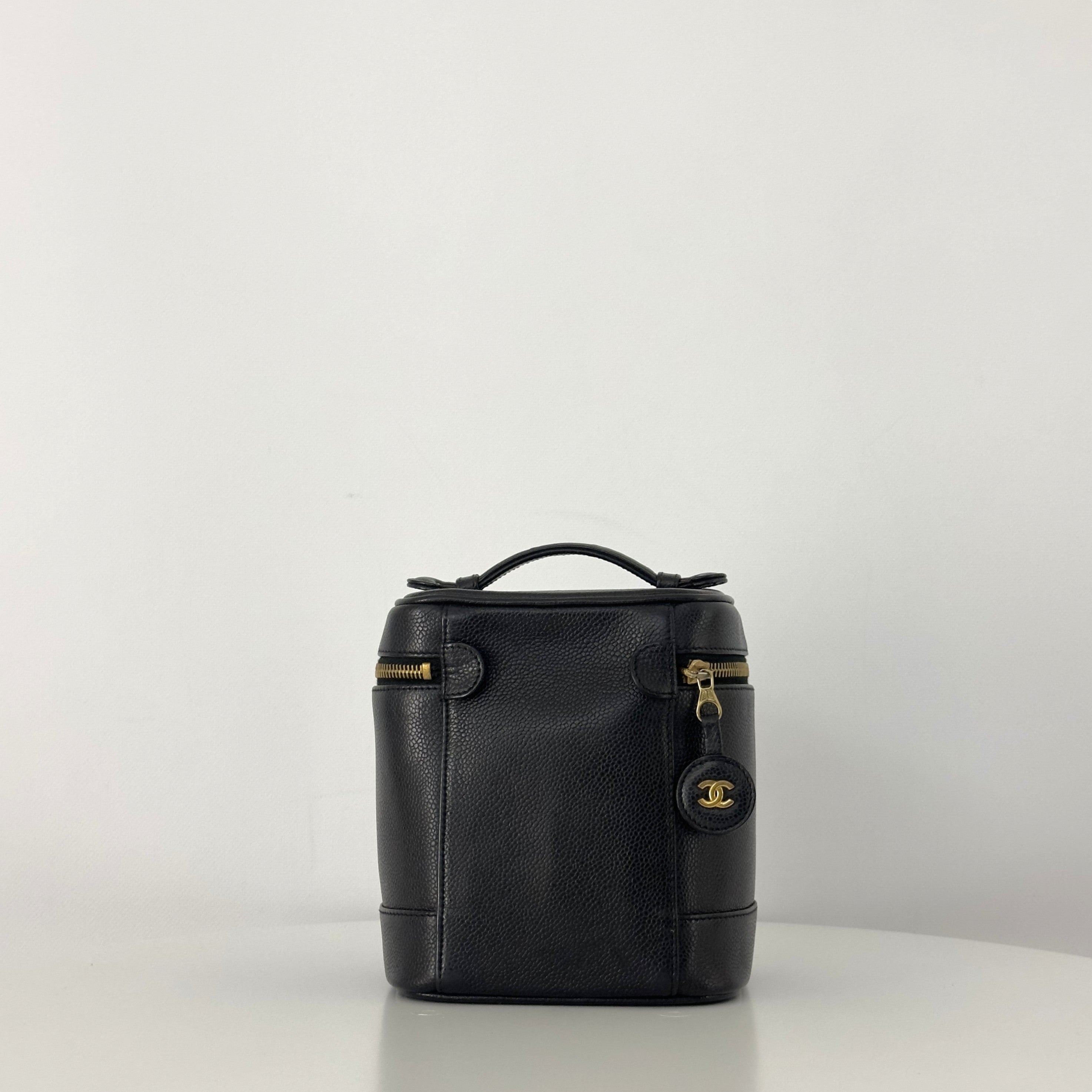 Vanity Case CHANEL CC en cuir caviar noir