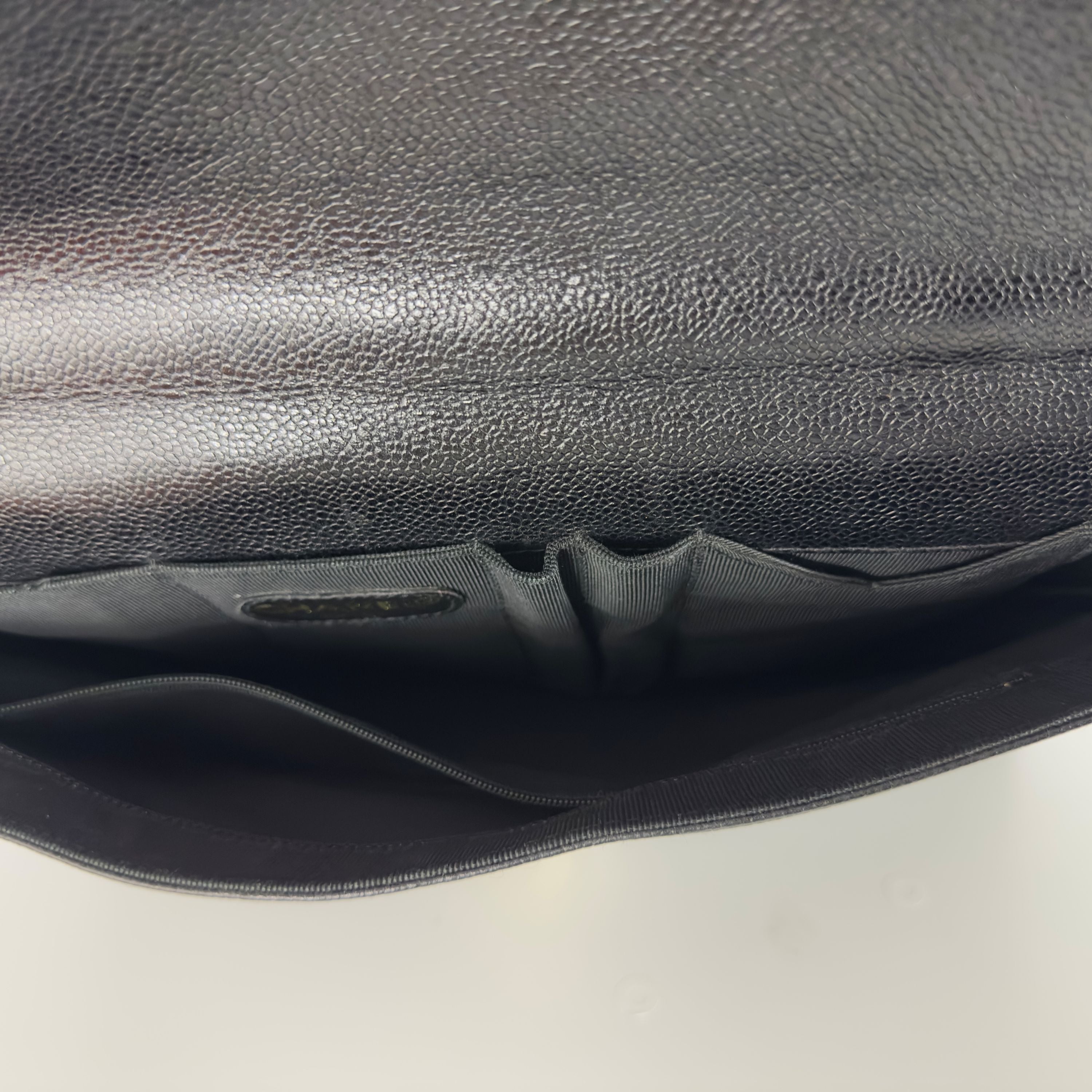 Sac à main CHANEL Briefcase cuir caviar noir