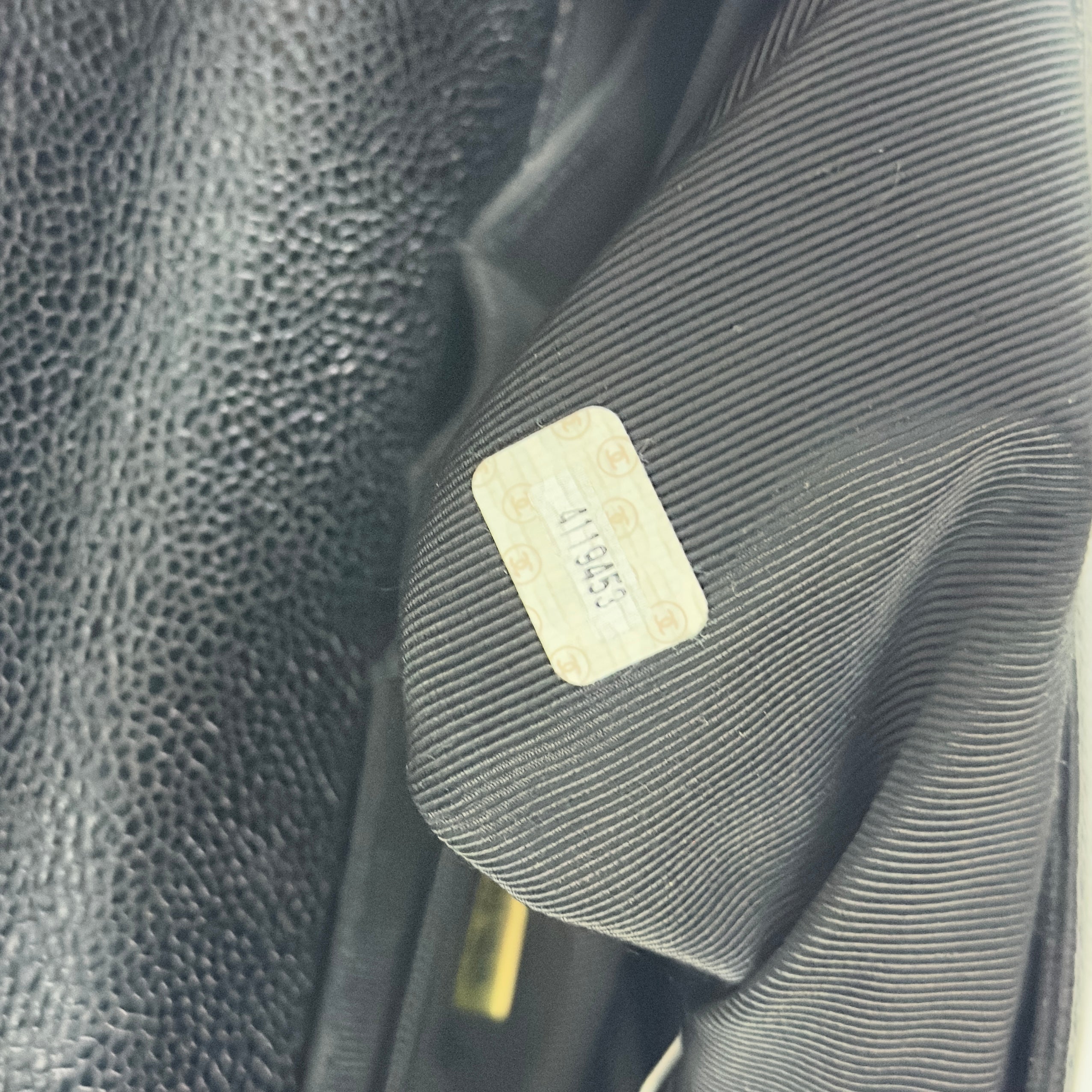 Sac à main CHANEL Briefcase cuir caviar noir