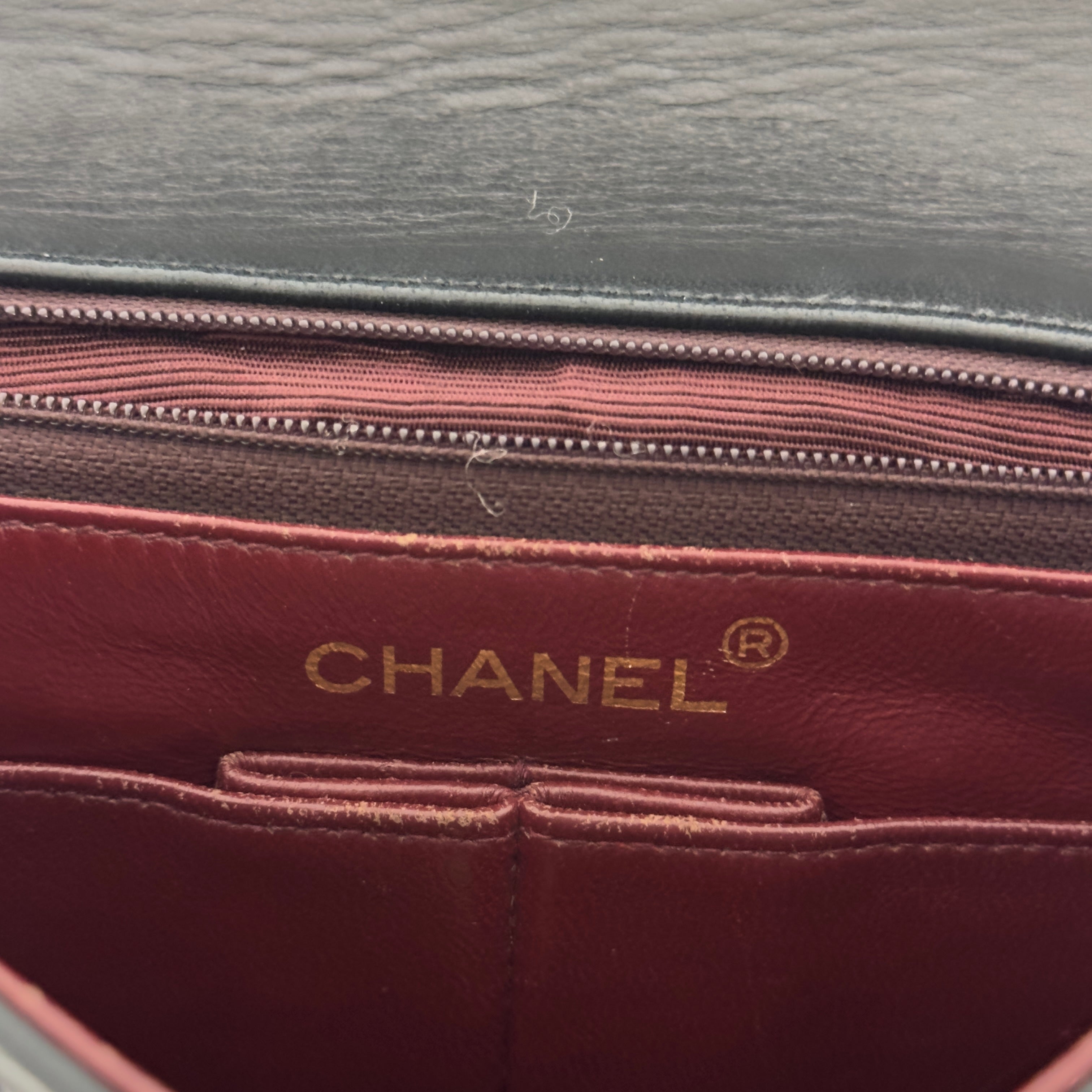 Sac à main CHANEL Timeless Classique Mini  Single Flap cuir d'agneau noir