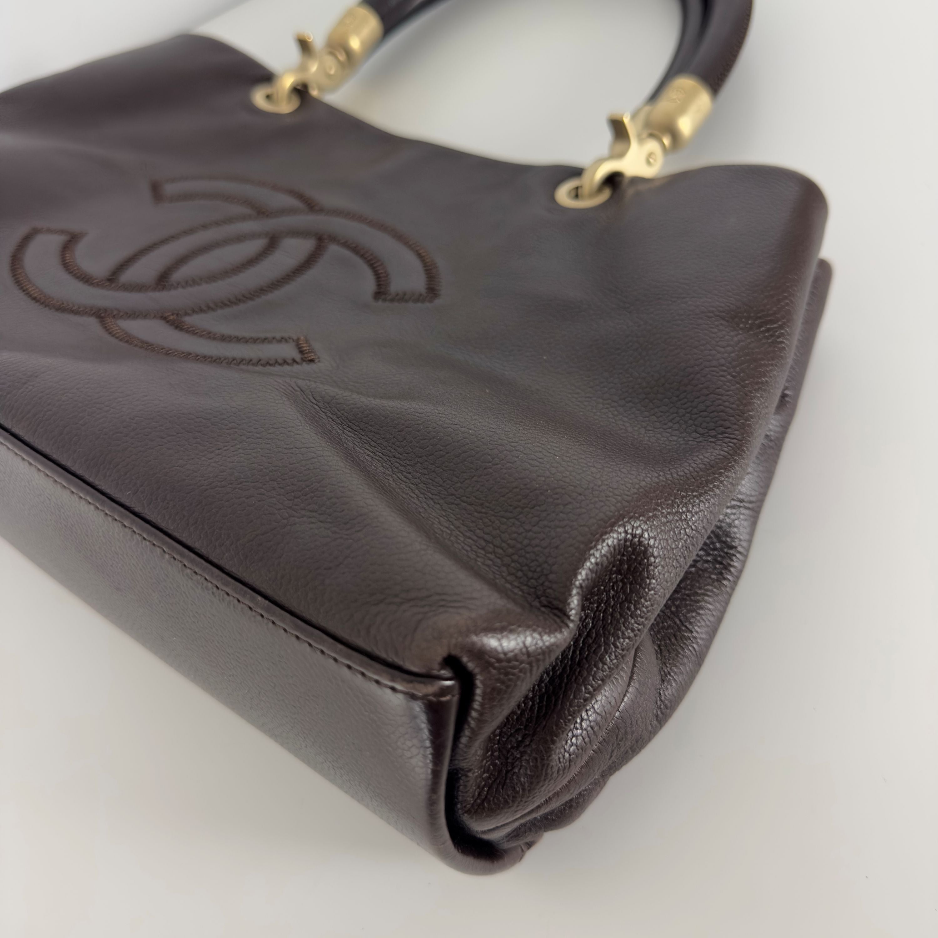 Sac à main CHANEL Tote Top Handle cuir caviar marron