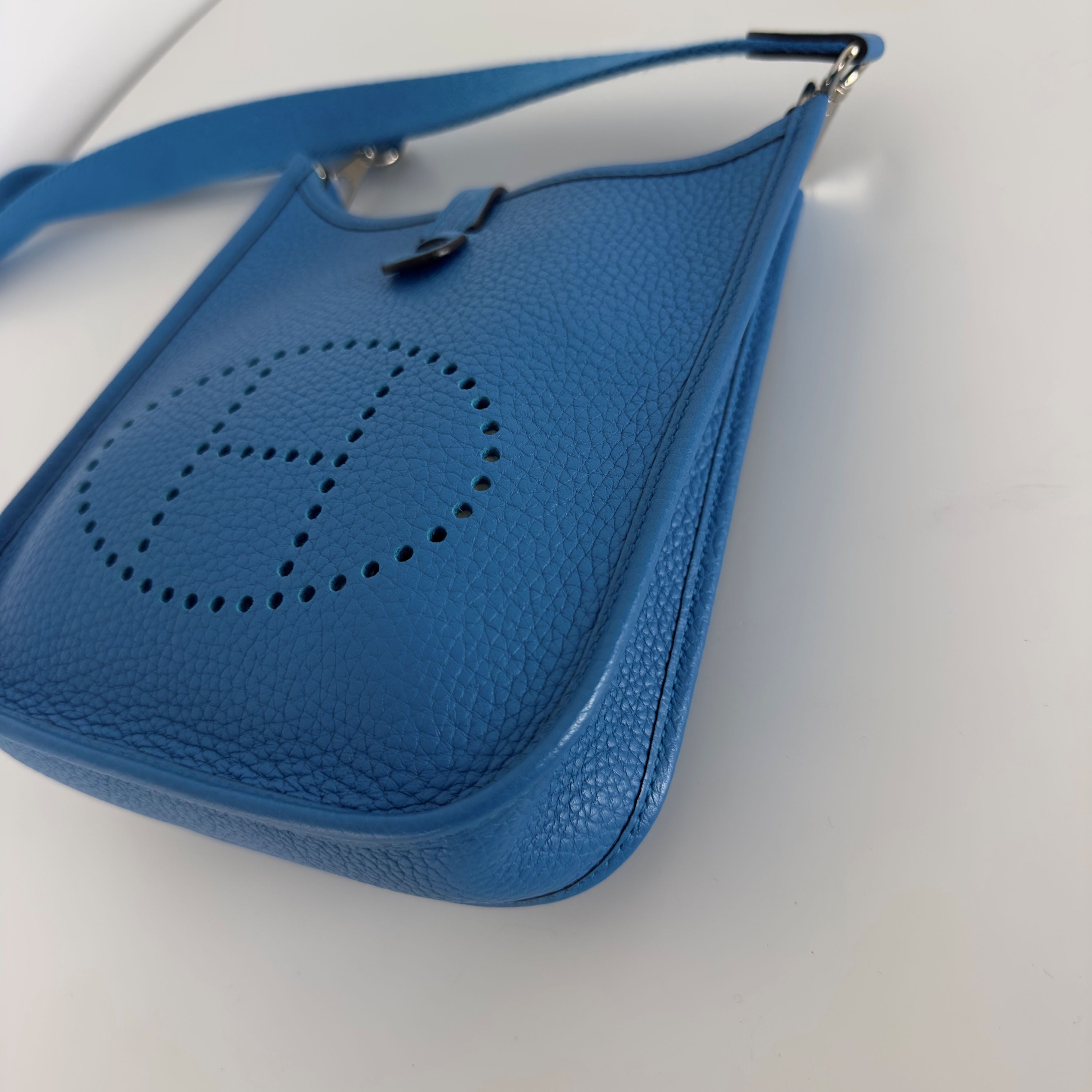Sac à main HERMÈS Evelyne TPM (Mini) cuir clémence bleu