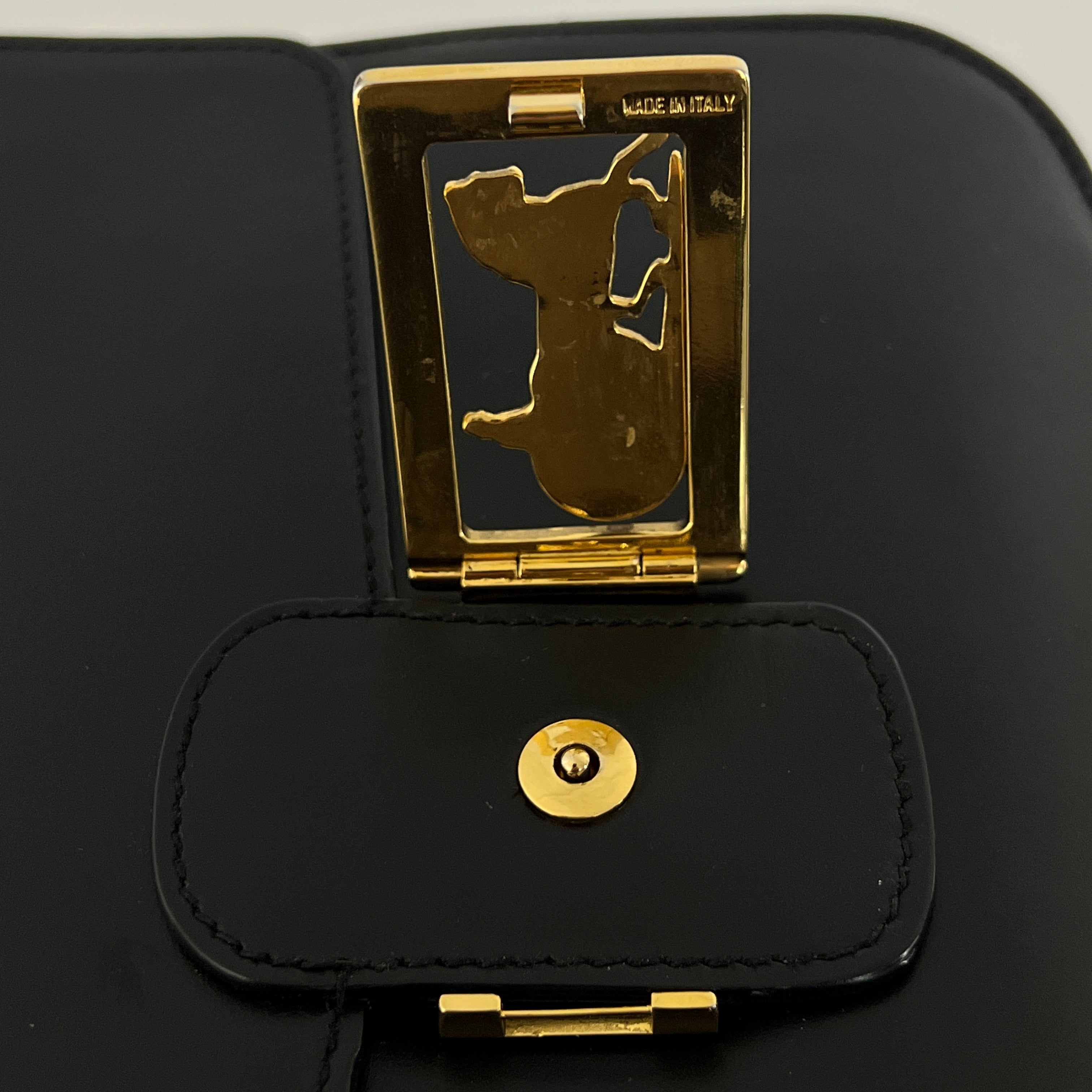 Sac à main CELINE Triomphe cuir noir