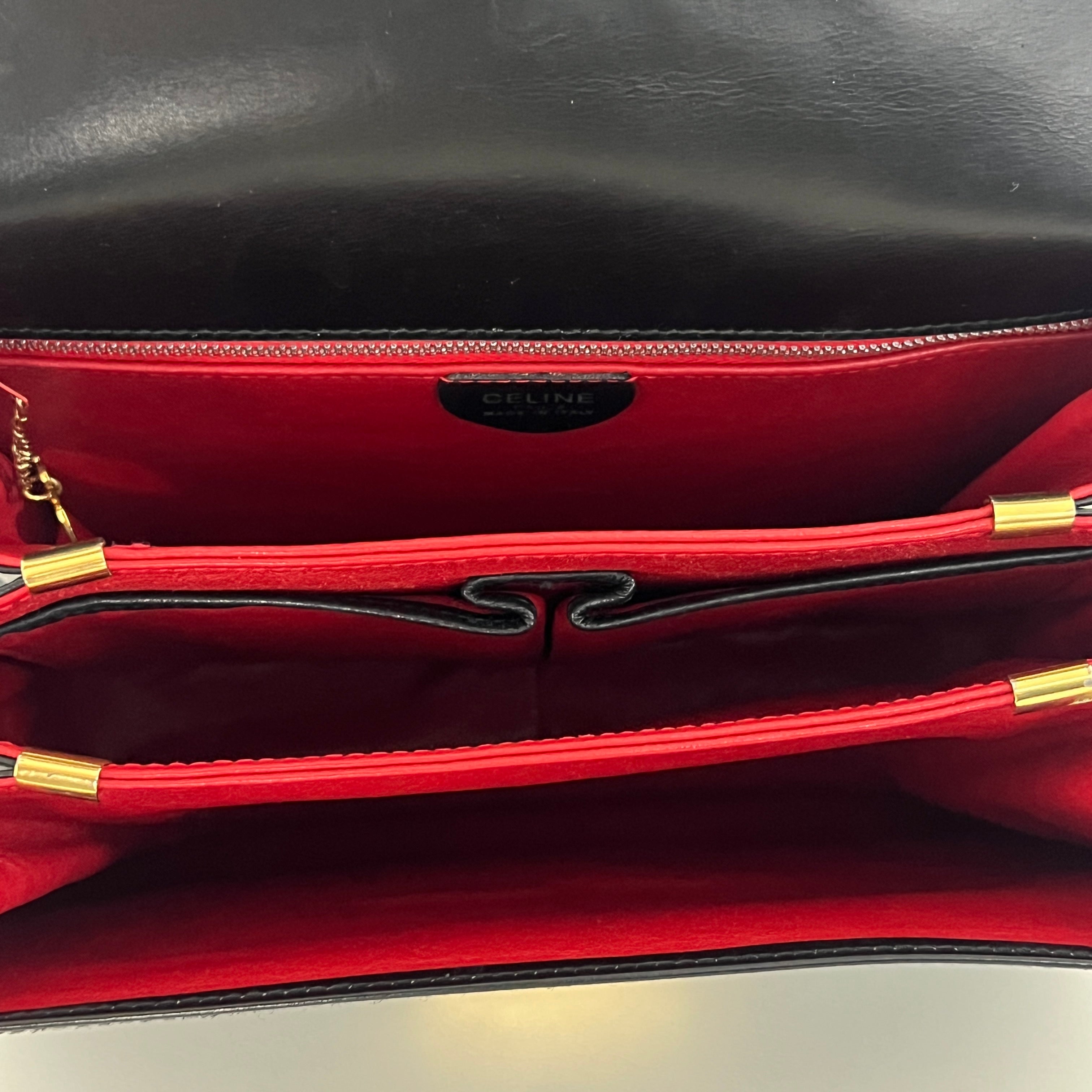 Sac à main CELINE Triomphe cuir noir