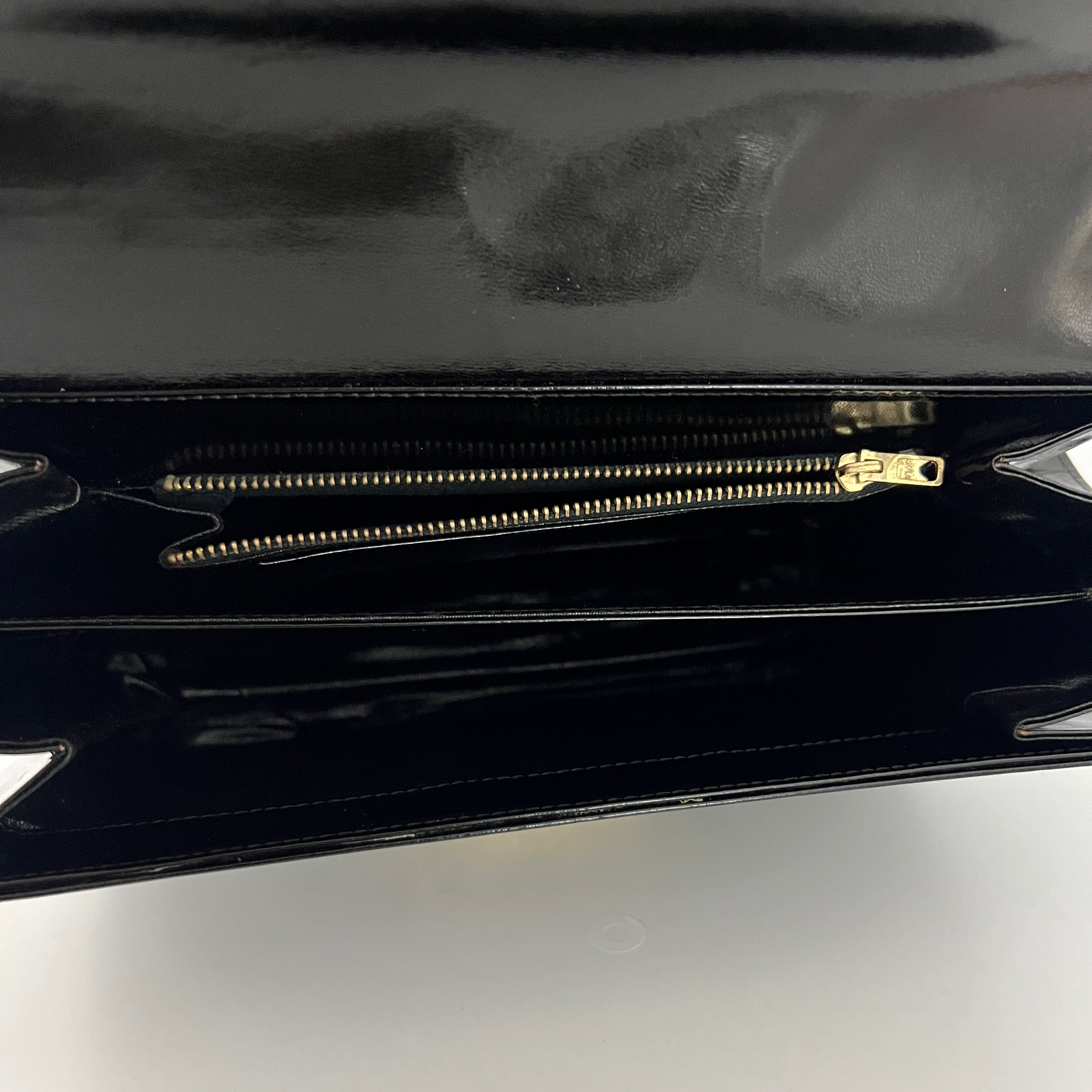 Sac à main CELINE Triomphe cuir noir