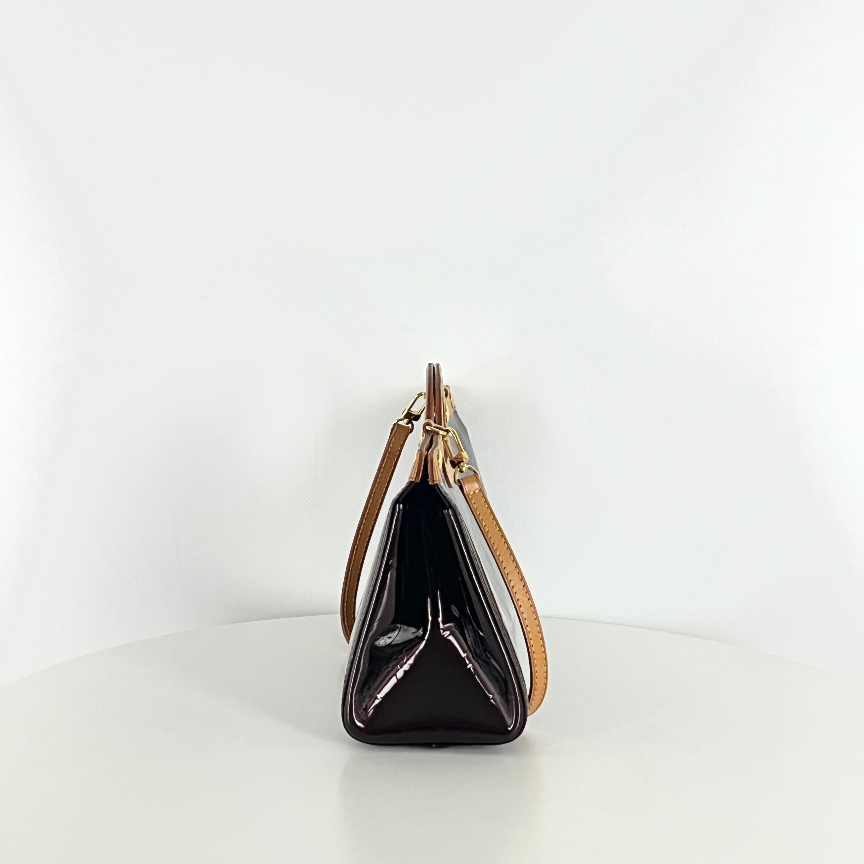 LOUIS VUITTON Roxbury handbag in purple patent leather