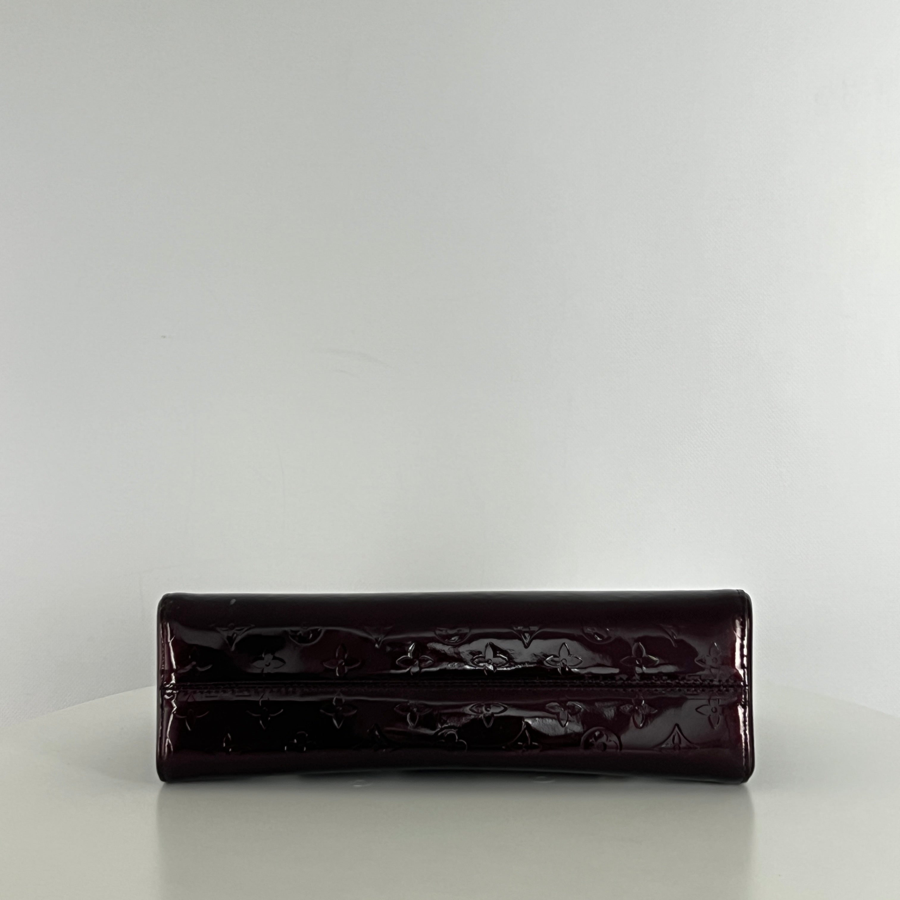 LOUIS VUITTON Roxbury handbag in purple patent leather