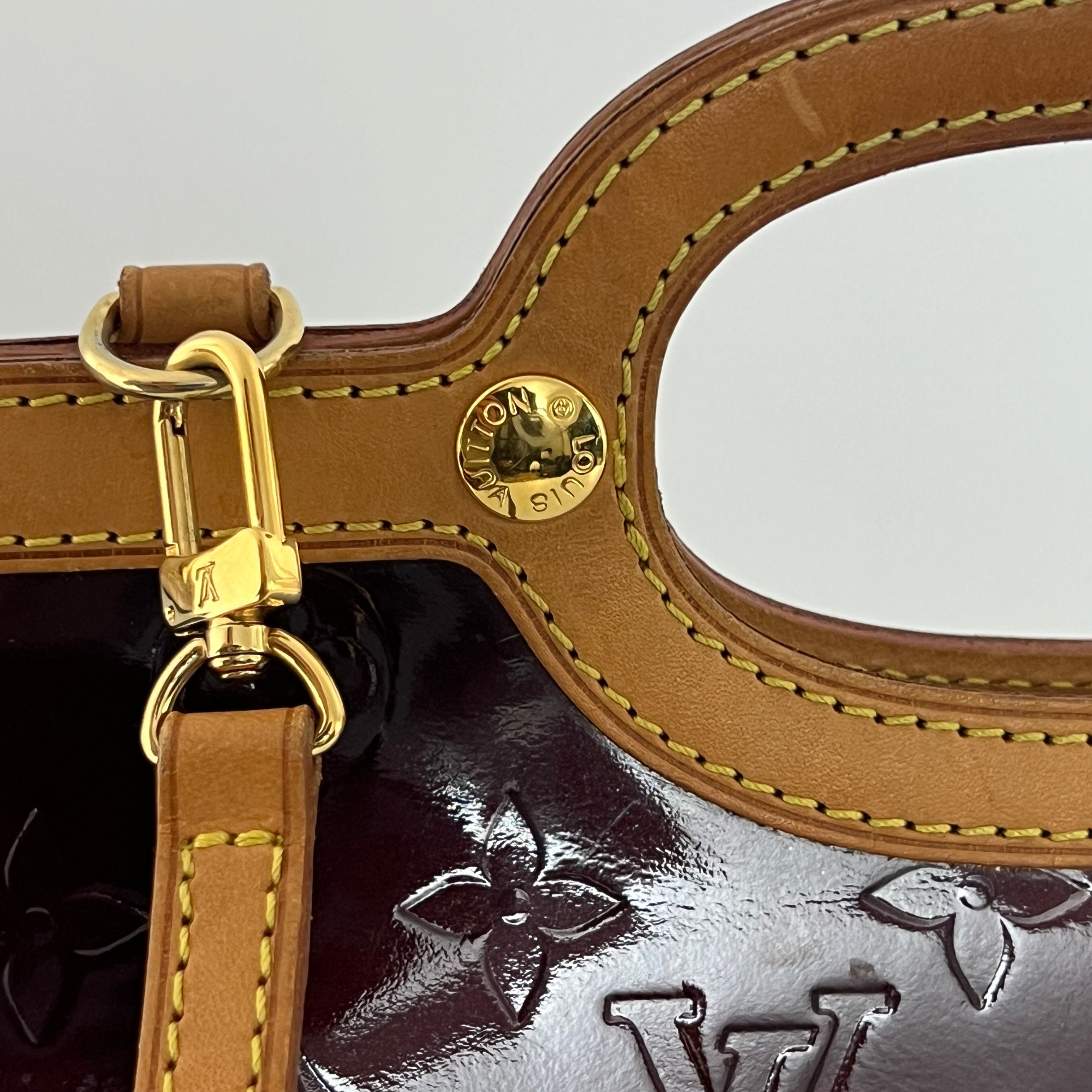 LOUIS VUITTON Roxbury handbag in purple patent leather