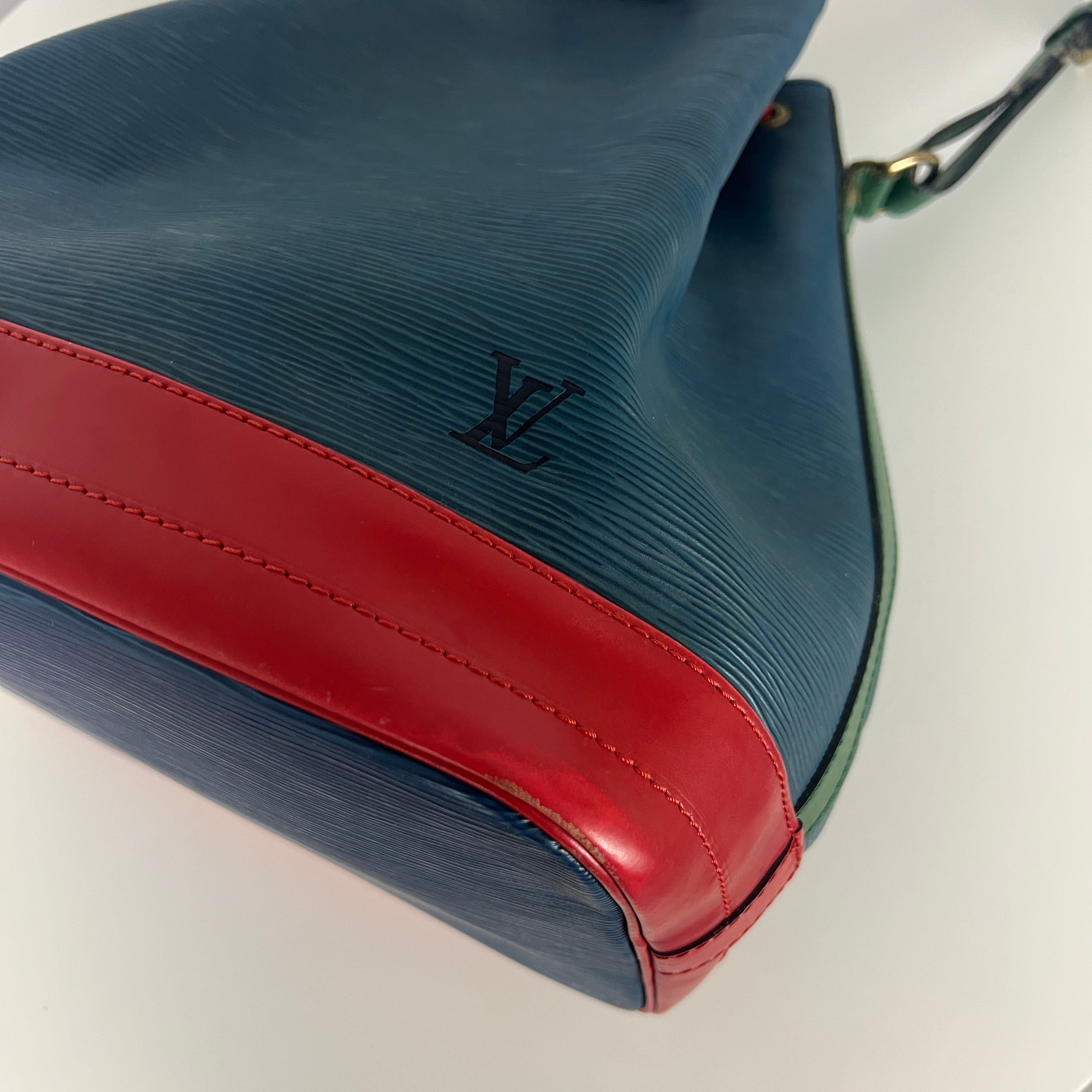 LOUIS VUITTON Noé handbag, large tricolor Epi leather