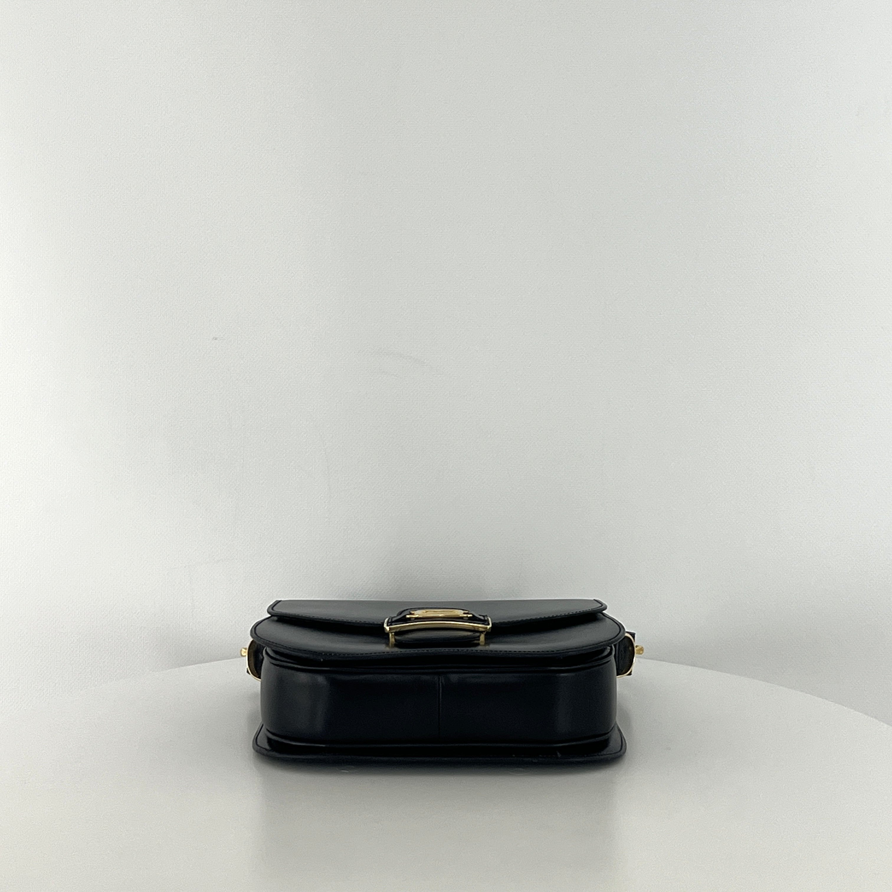 Sac à main CELINE Triomphe cuir noir