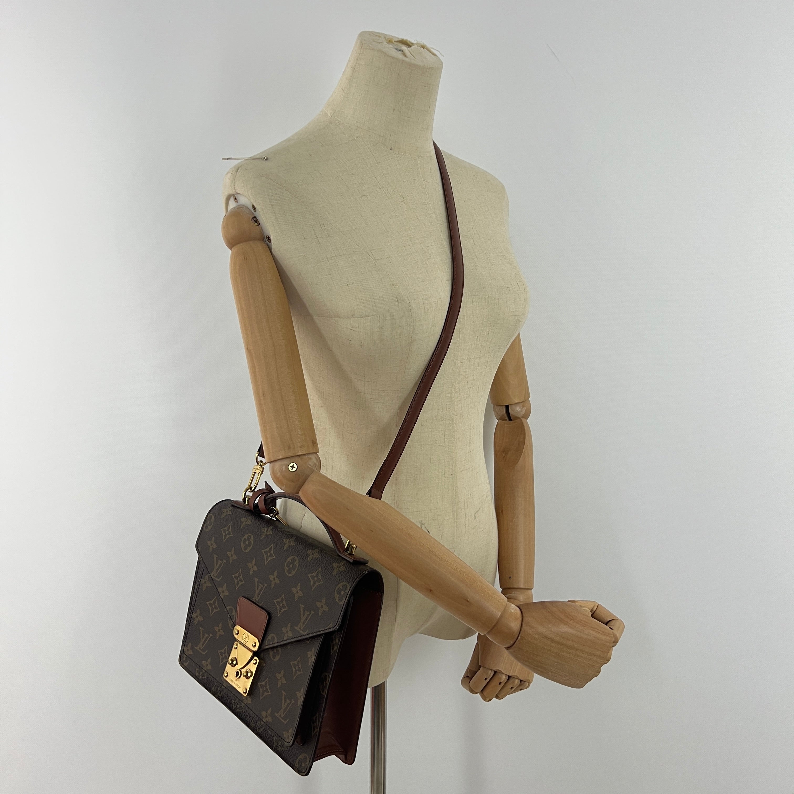 Sac à main LOUIS VUITTON Monceau toile et cuir marron