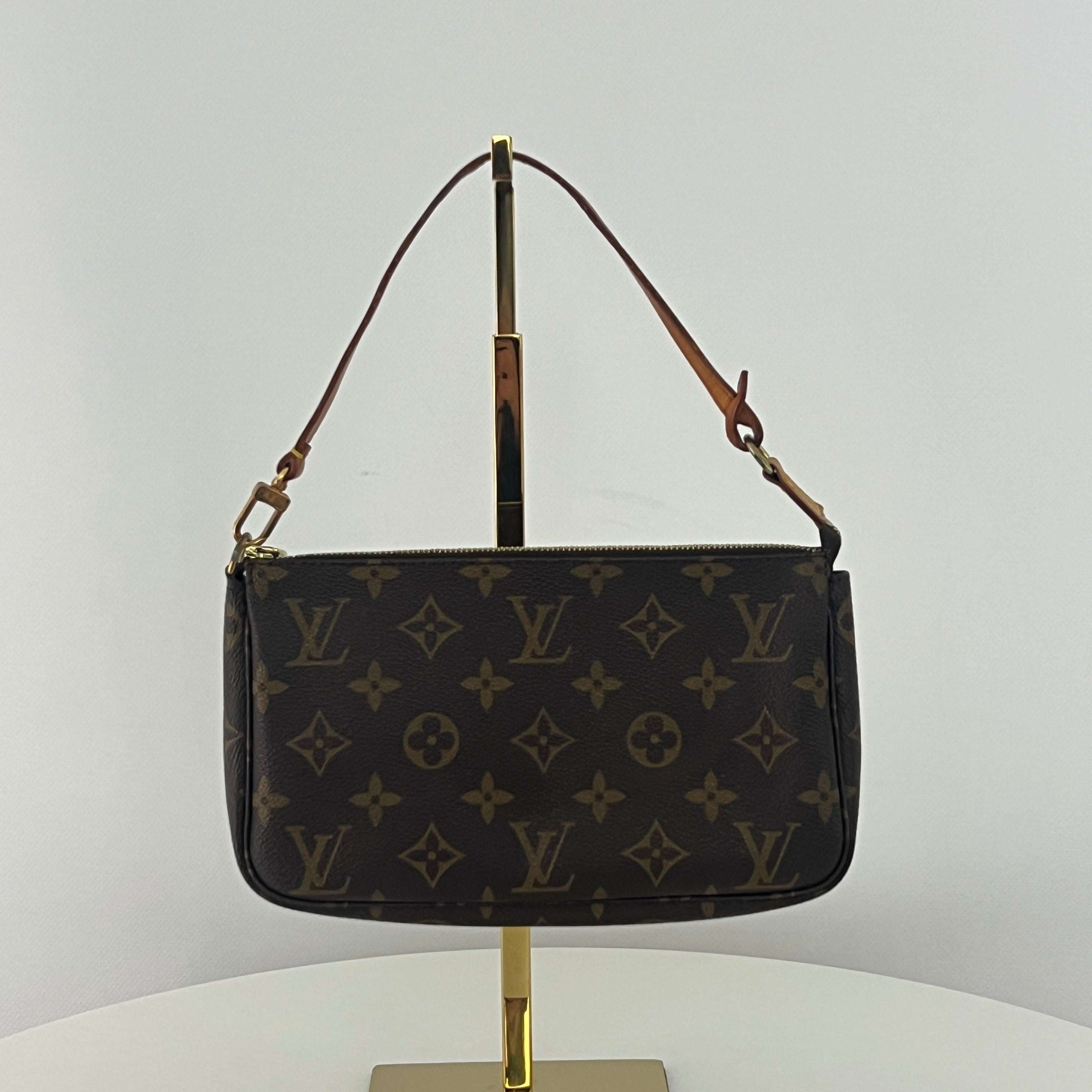 Sac à main LOUIS VUITTON Pochette Accessoires toile et cuir marron