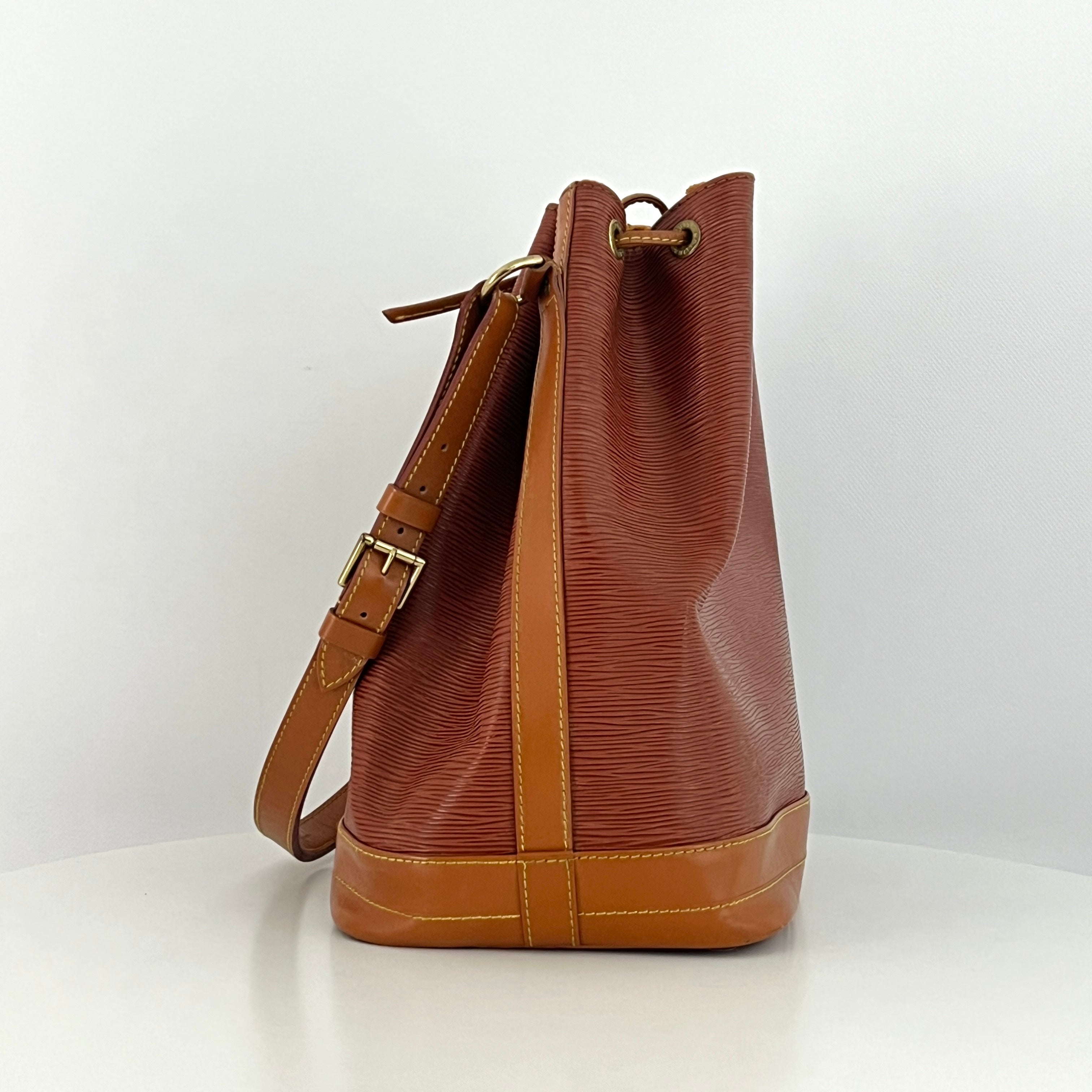 Sac à main LOUIS VUITTON Noé Grand cuir épi marron