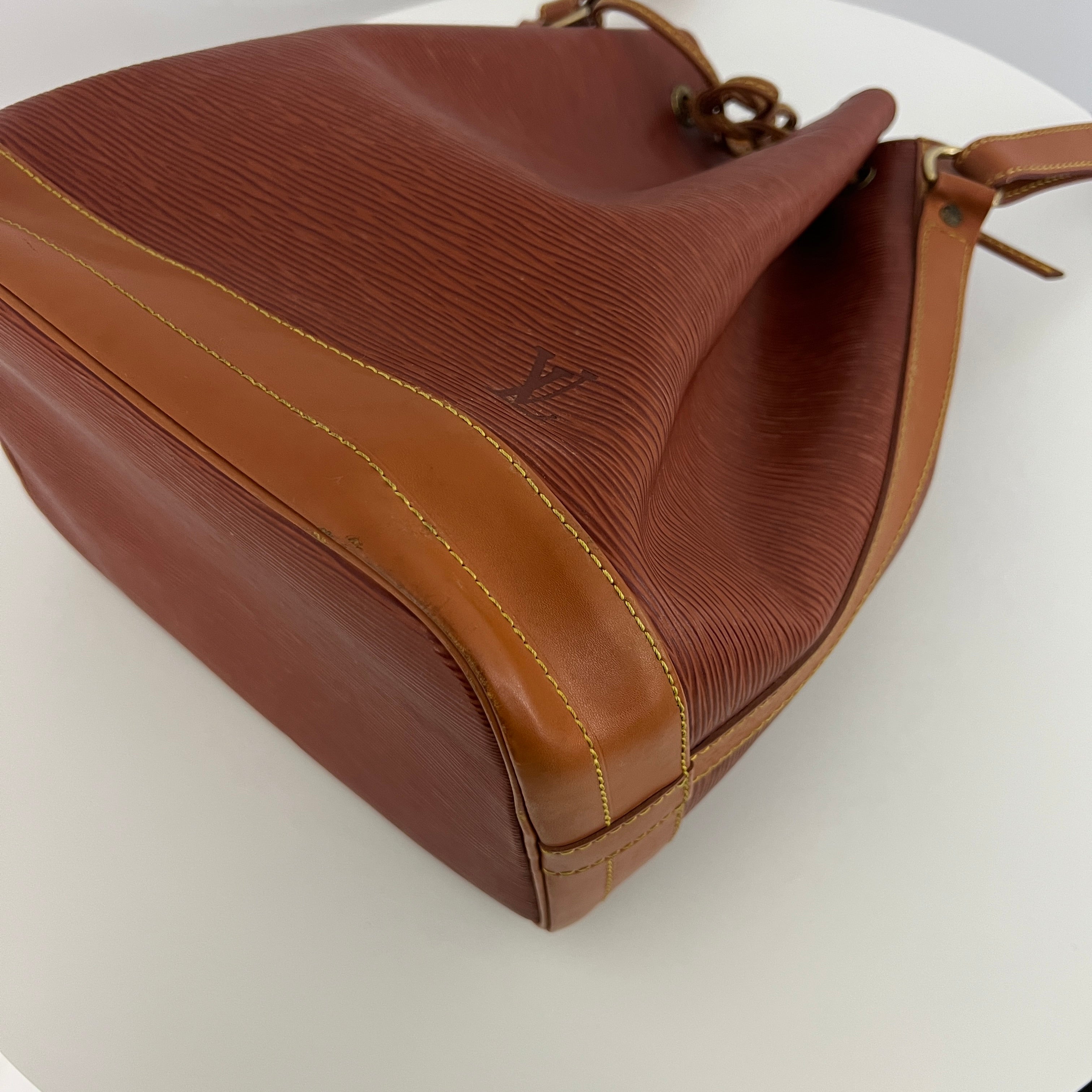 Sac à main LOUIS VUITTON Noé Grand cuir épi marron