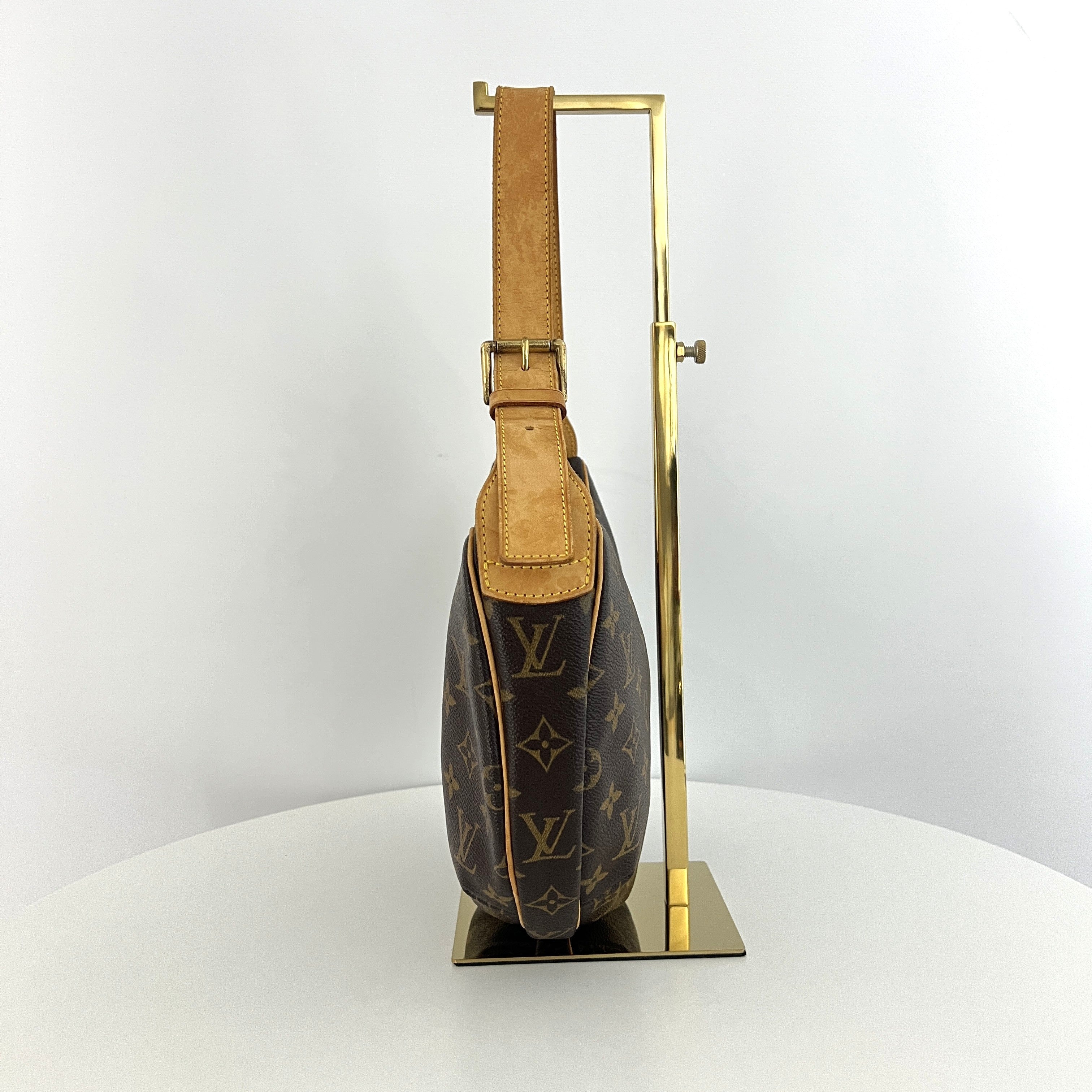 LOUIS VUITTON Croissant MM handbag in brown canvas and leather