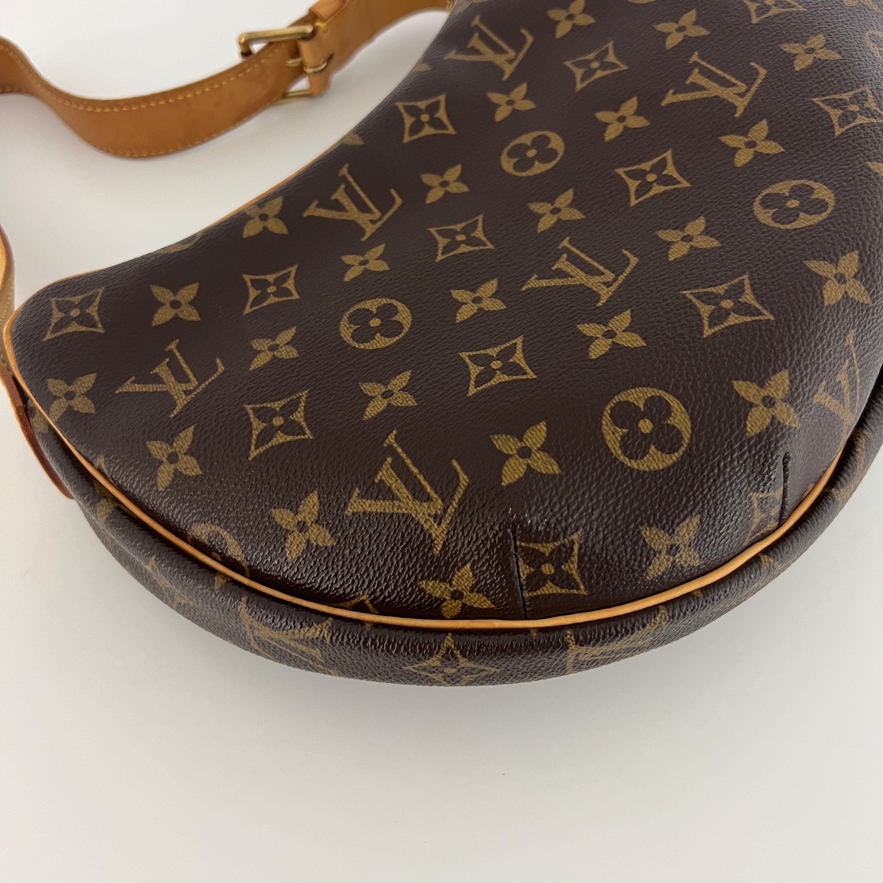 LOUIS VUITTON Croissant MM handbag in brown canvas and leather
