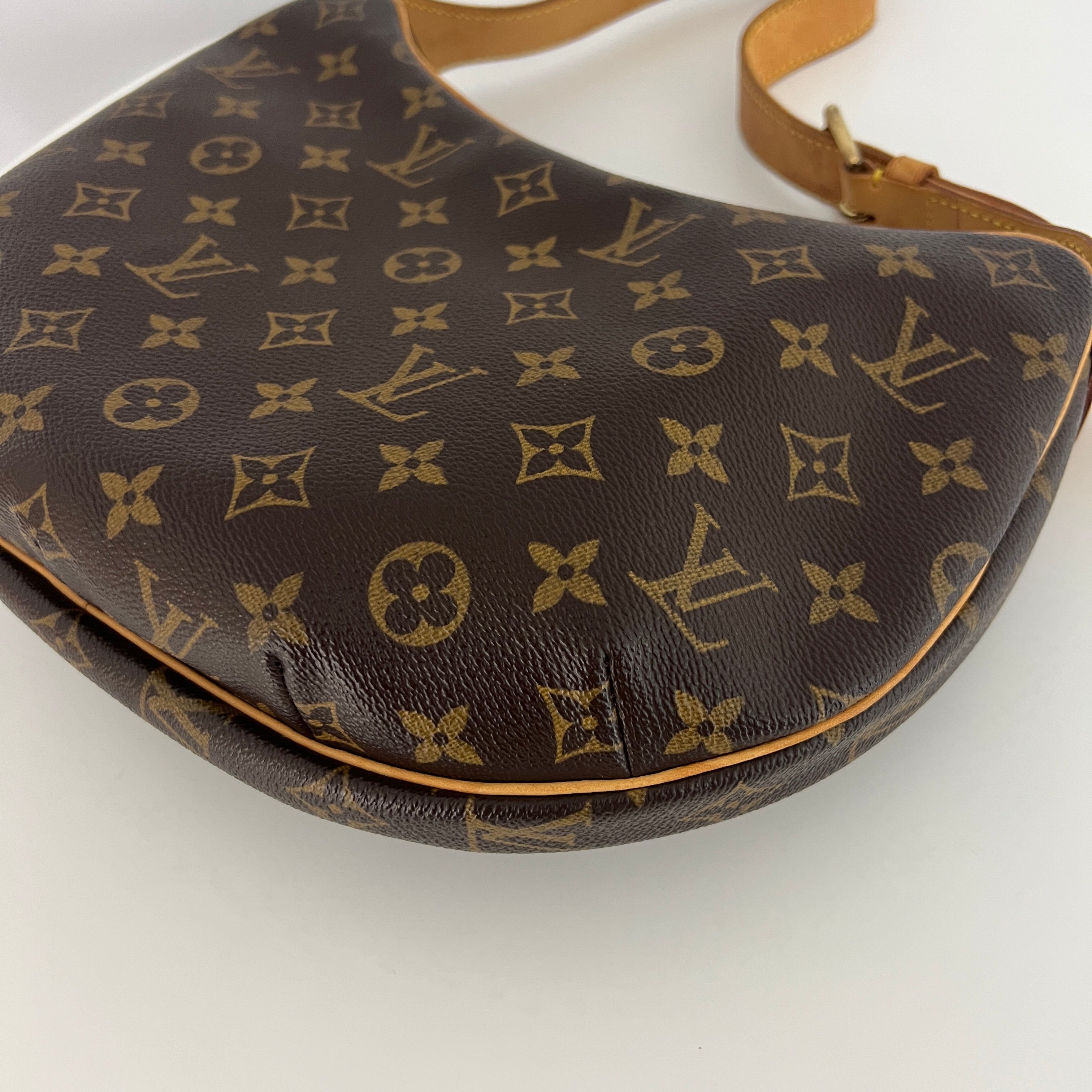LOUIS VUITTON Croissant MM handbag in brown canvas and leather