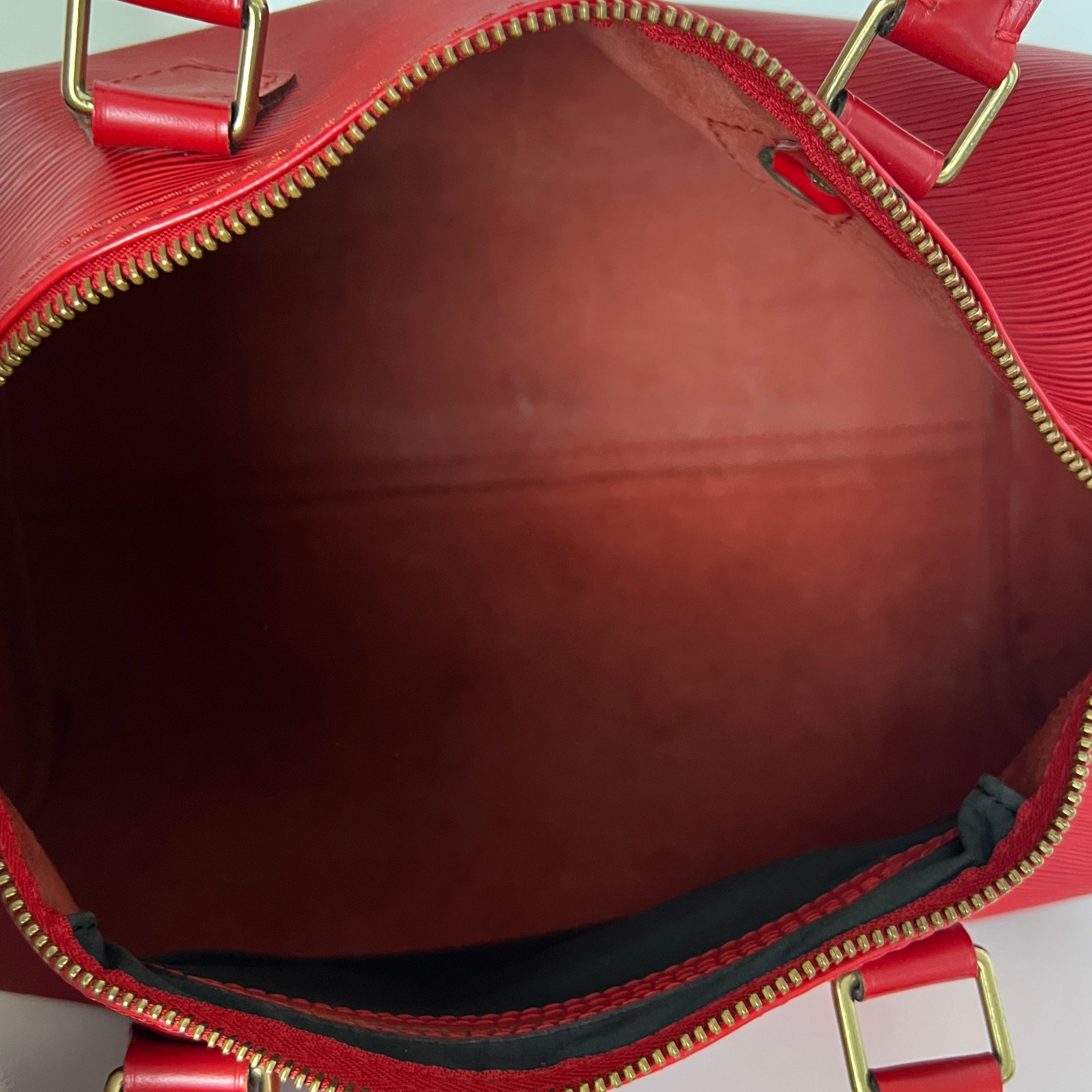LOUIS VUITTON Speedy 30 handbag in red Epi leather