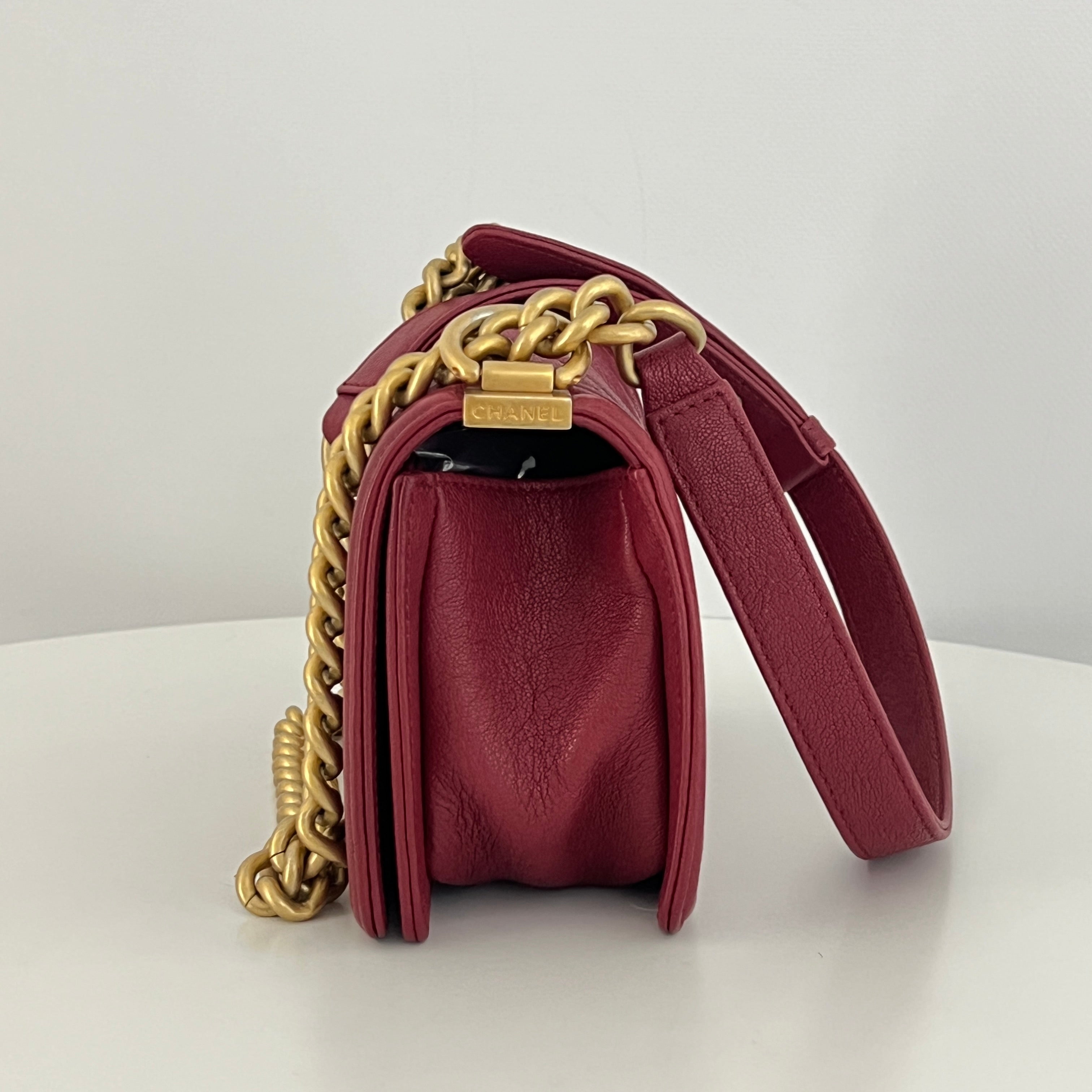 CHANEL Boy Chevron handbag in red caviar leather