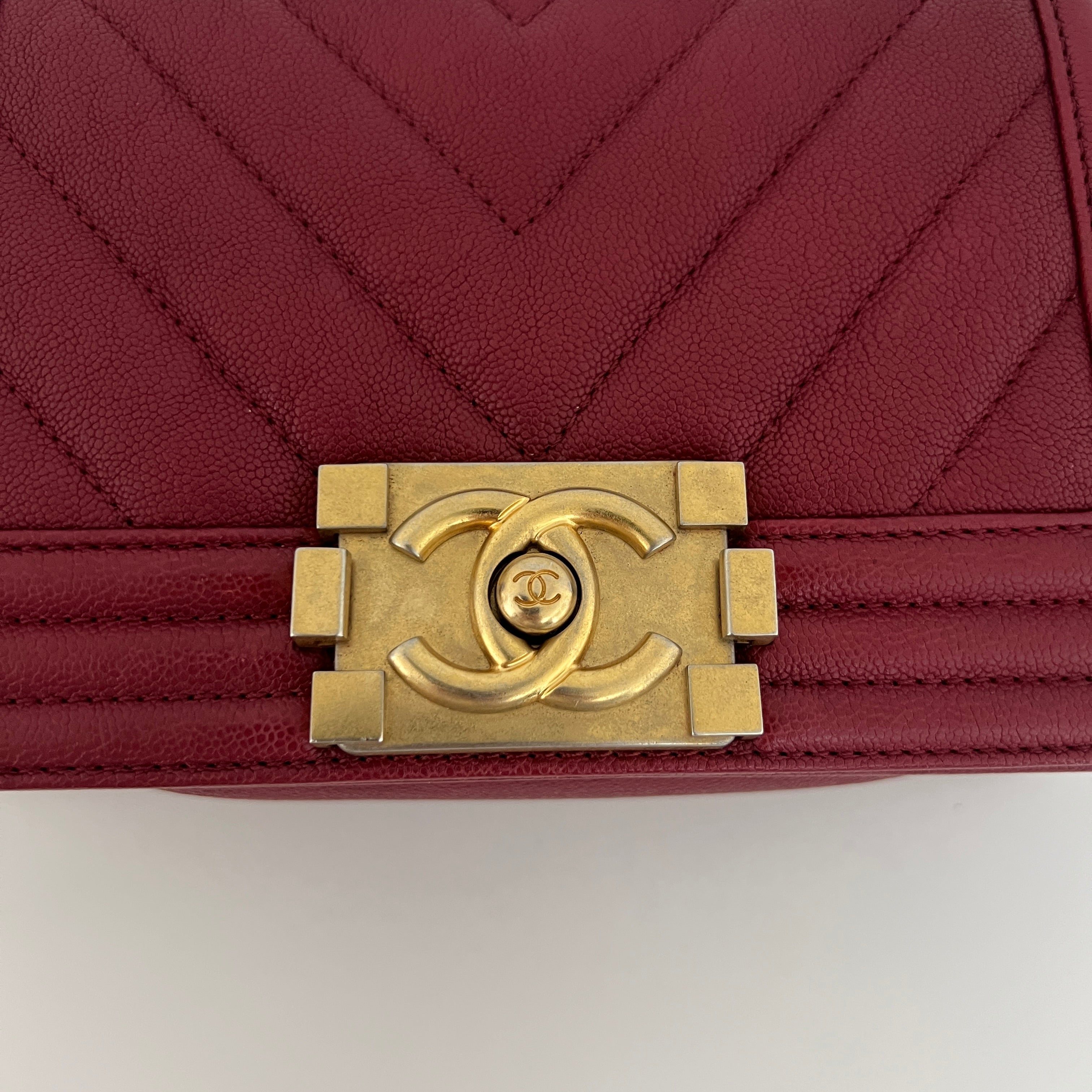 CHANEL Boy Chevron handbag in red caviar leather