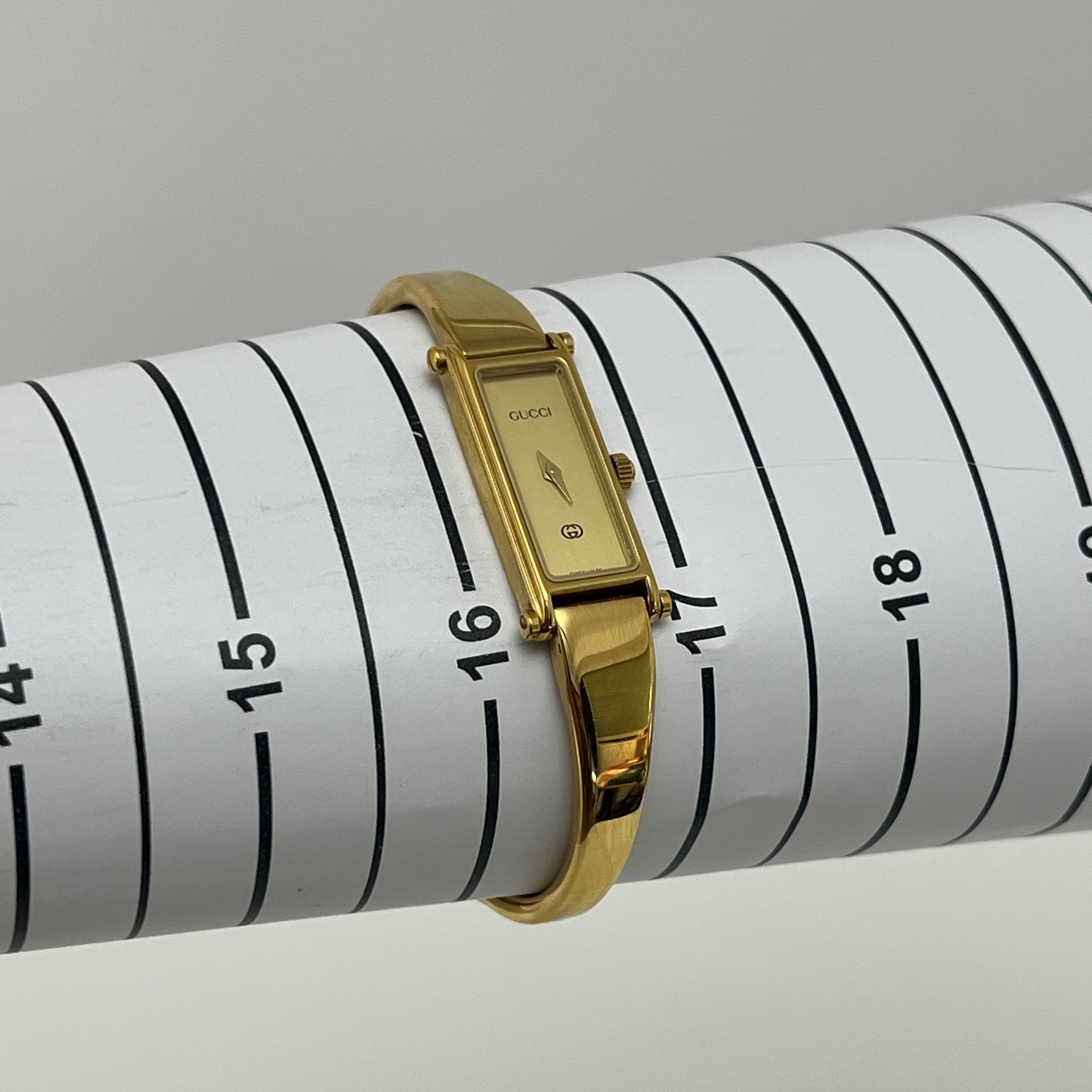 Montre GUCCI 1500 plaquée or dorée