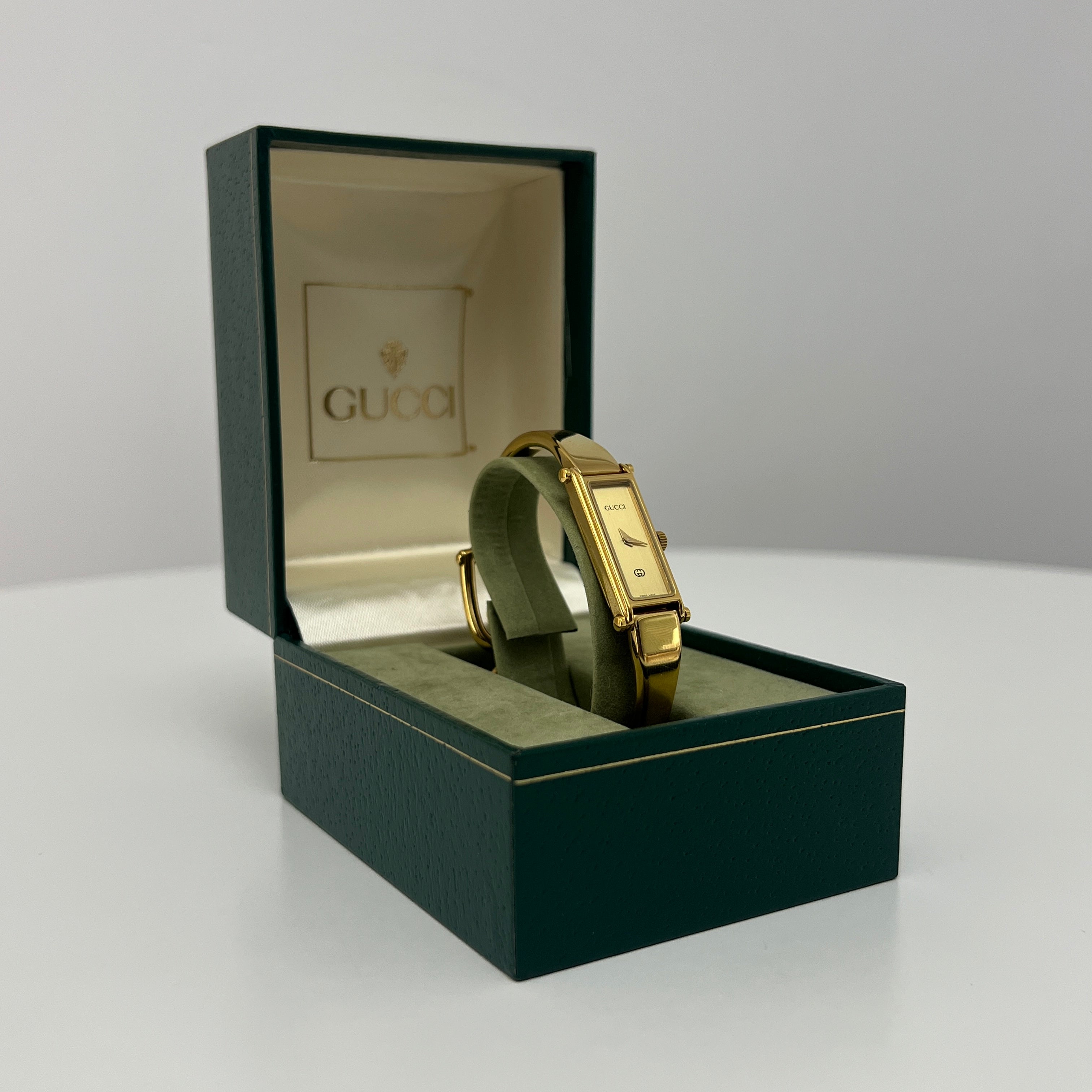 Montre GUCCI 1500 plaquée or dorée