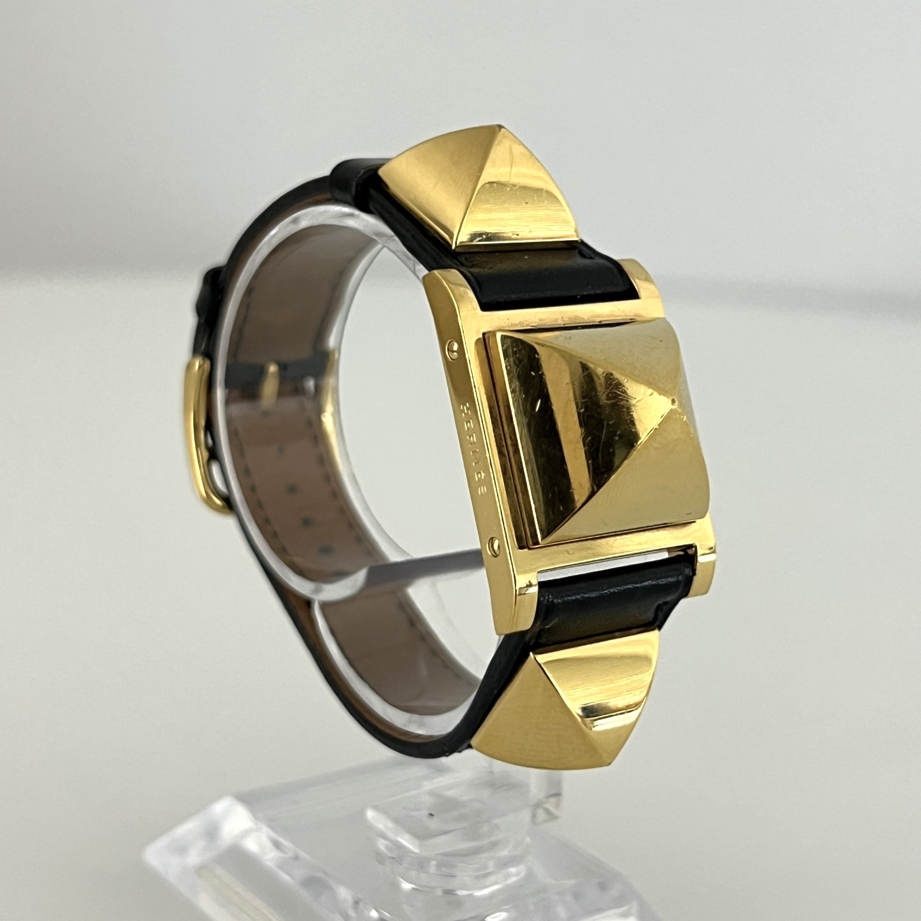 Montre HERMÈS Médor plaquée or dorée