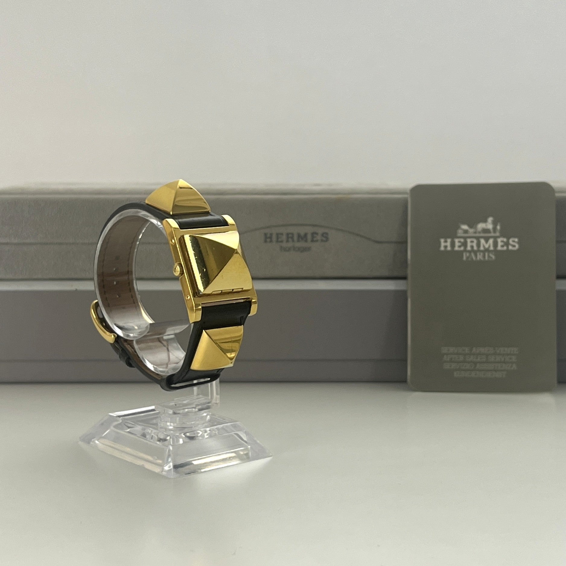 Montre HERMÈS Médor plaquée or dorée