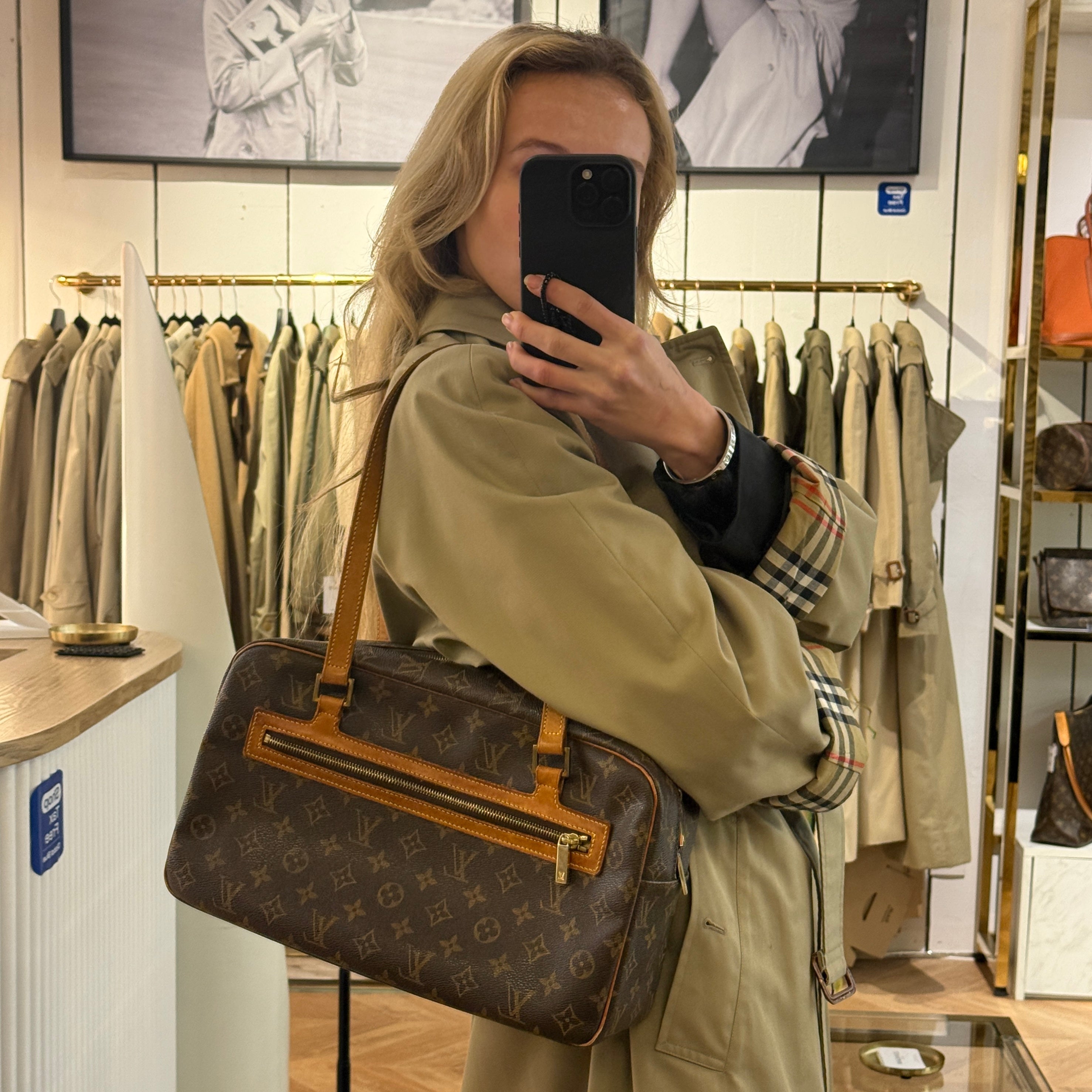 LOUIS VUITTON Cité MM handbag in brown canvas and leather