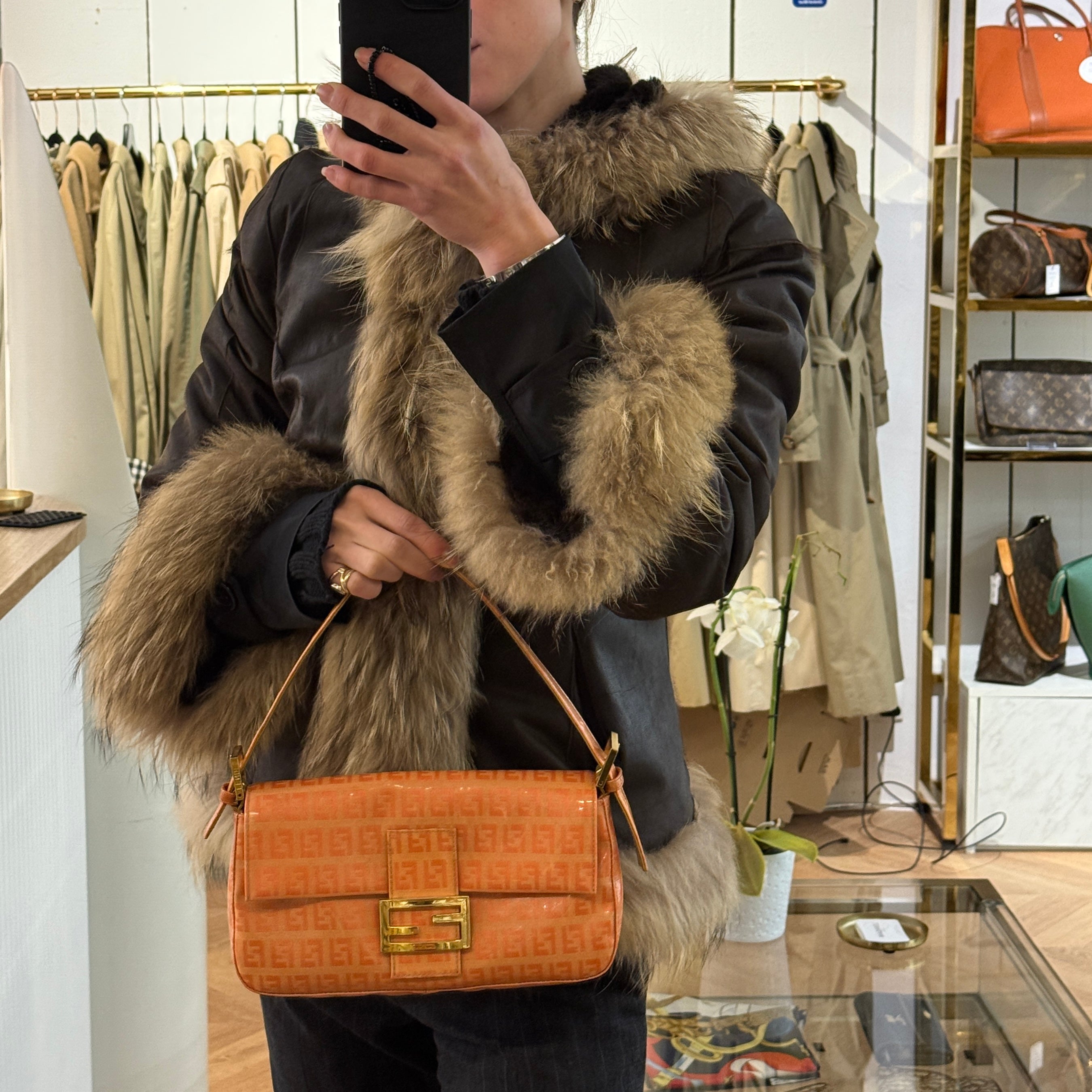 Sac à main FENDI Baguette vinyle orange