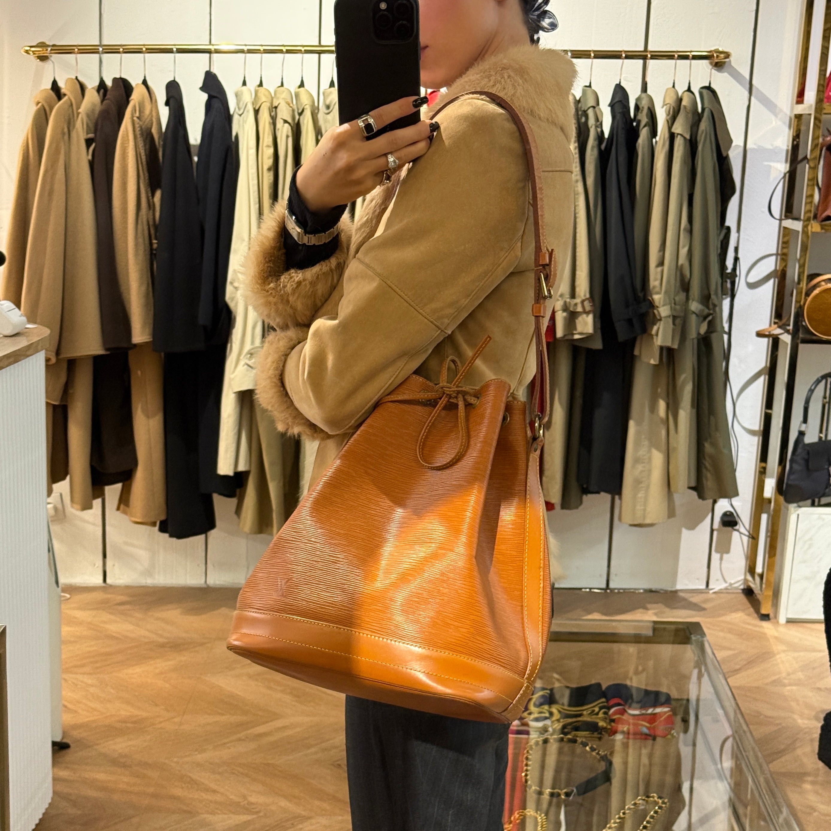 LOUIS VUITTON Noé Grand bag vintage brown Epi leather 1994