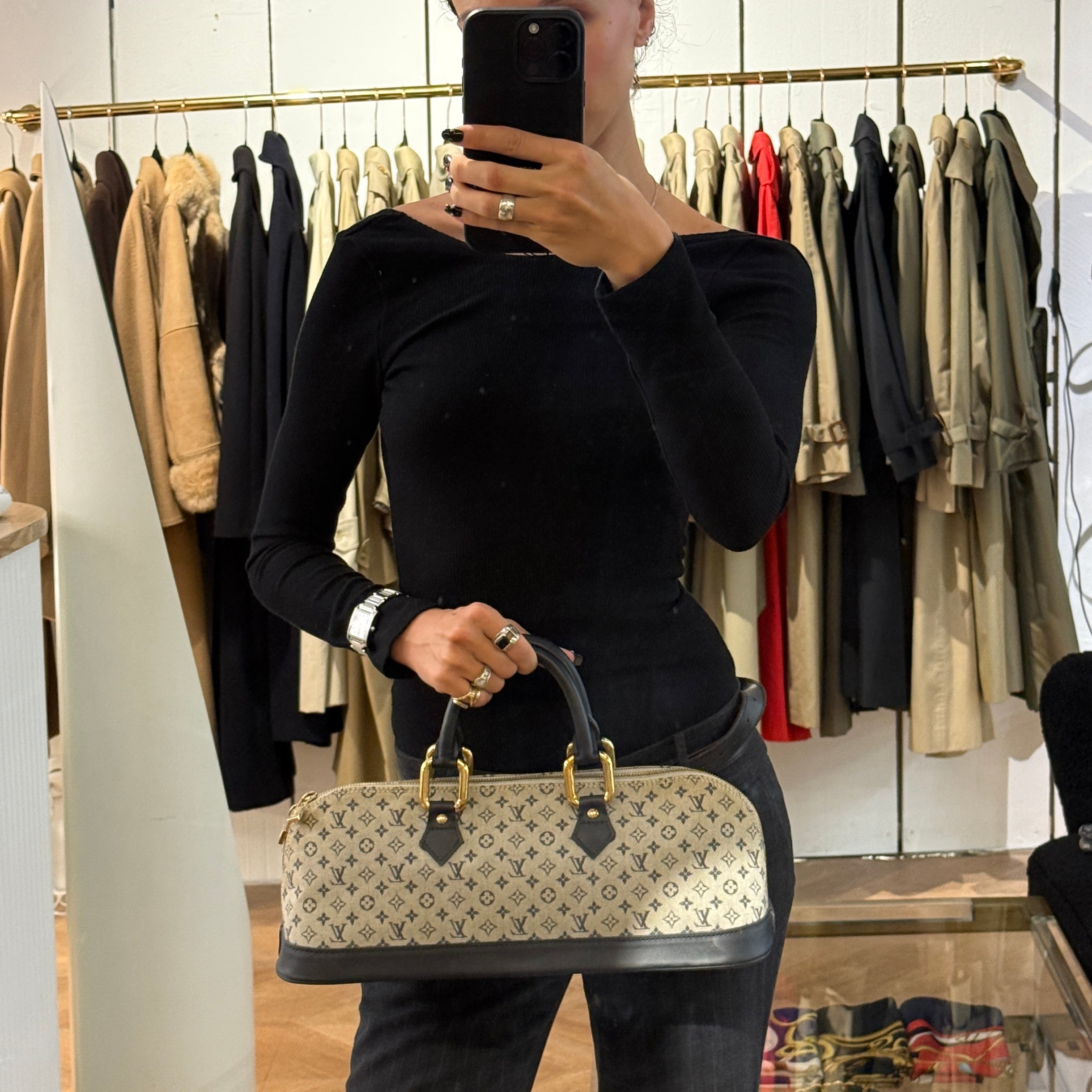 LOUIS VUITTON Alma Long bag in black canvas and leather, vintage 2001