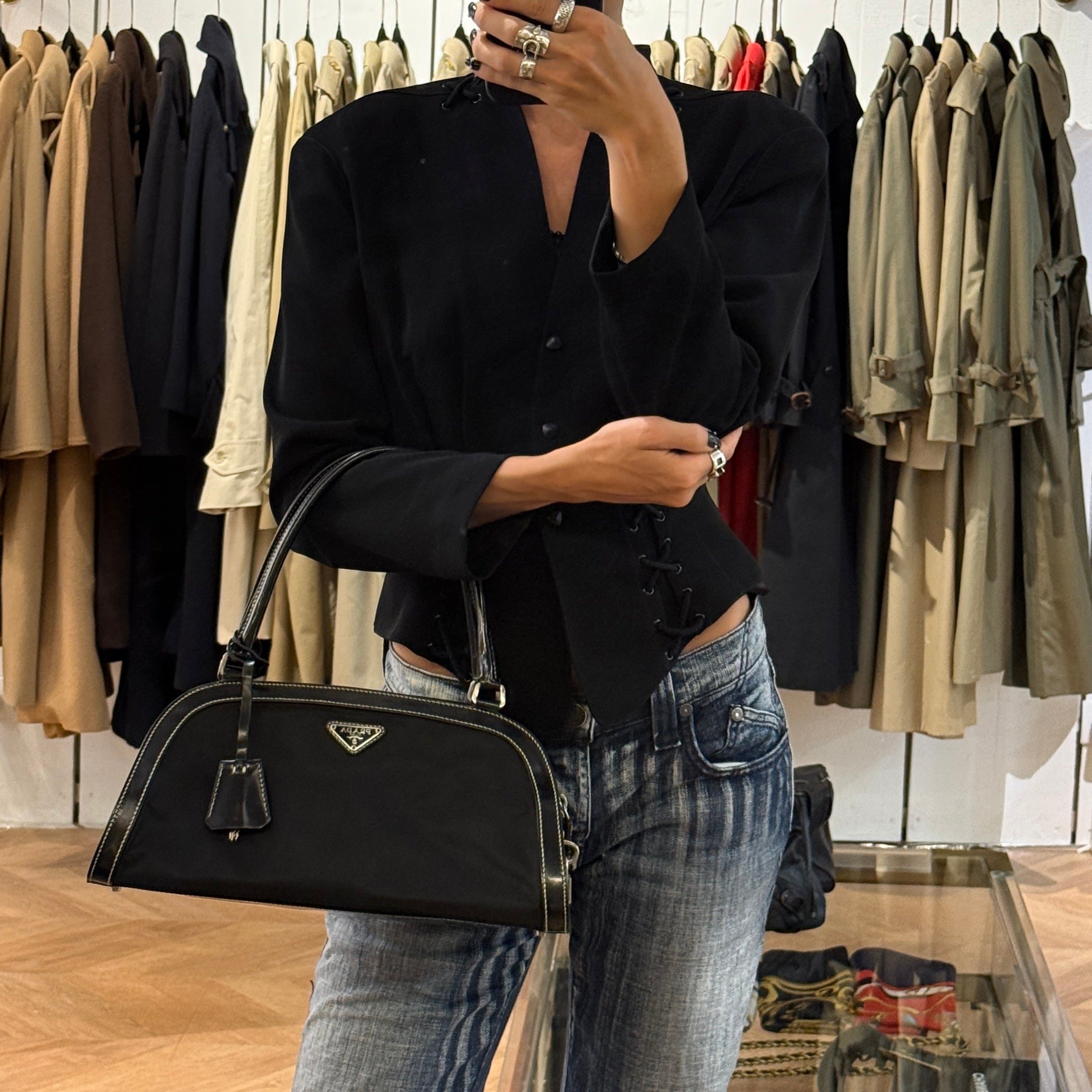 Sac PRADA Hobo nylon et cuir verni noir