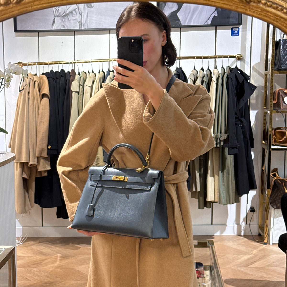 HERMÈS Kelly 32 shoulder bag, navy blue Courchevel leather, sellier style