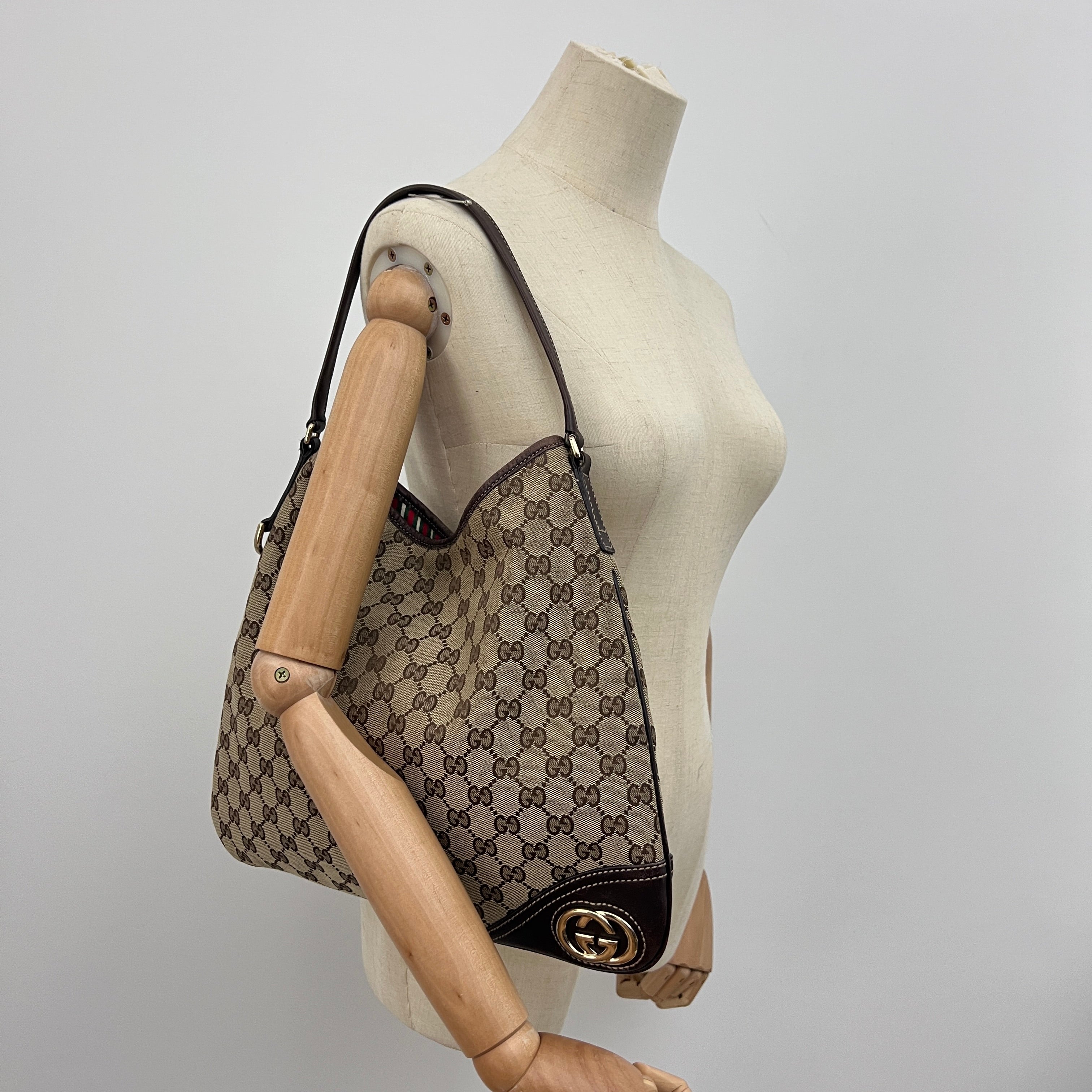 Sac GUCCI Hobo GG toile et cuir marron