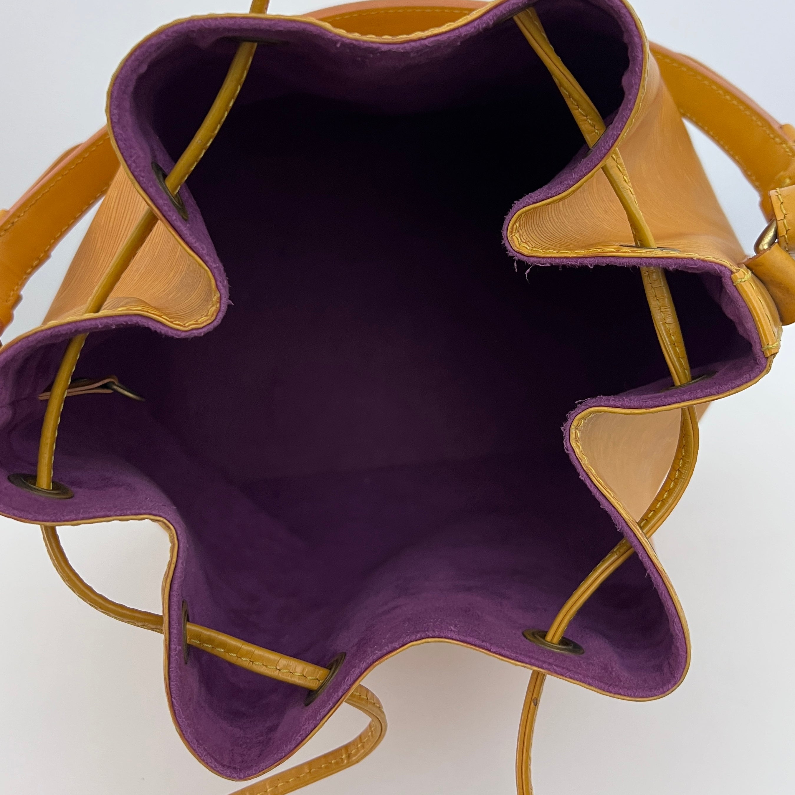 Sac LOUIS VUITTON Noé Petit cuir épi jaune