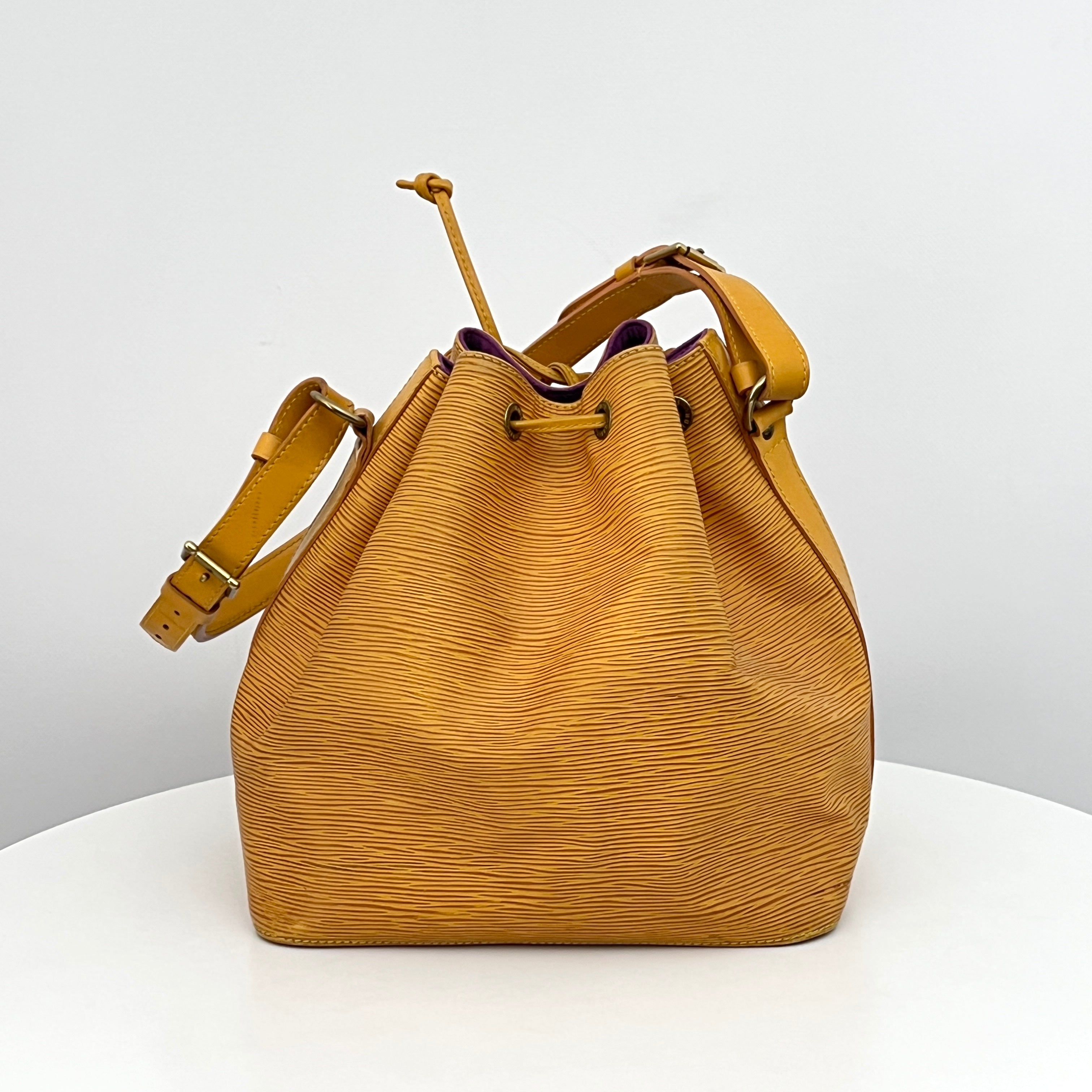 Sac LOUIS VUITTON Noé Petit cuir épi jaune