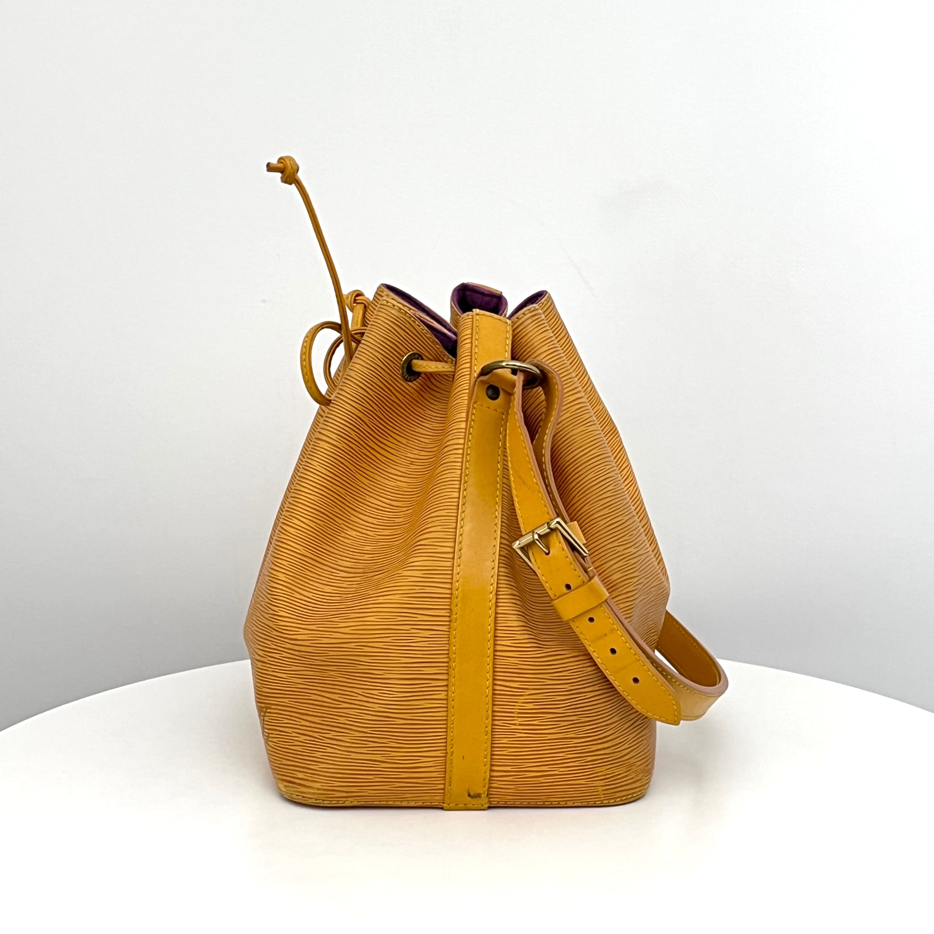 Sac LOUIS VUITTON Noé Petit cuir épi jaune